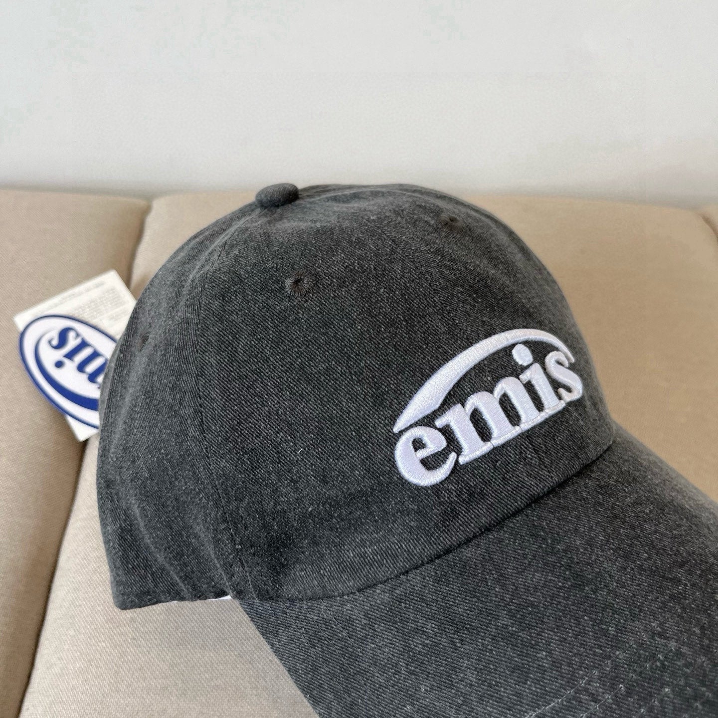 Unisex Emis Baseball Cap - Stylish & Versatile