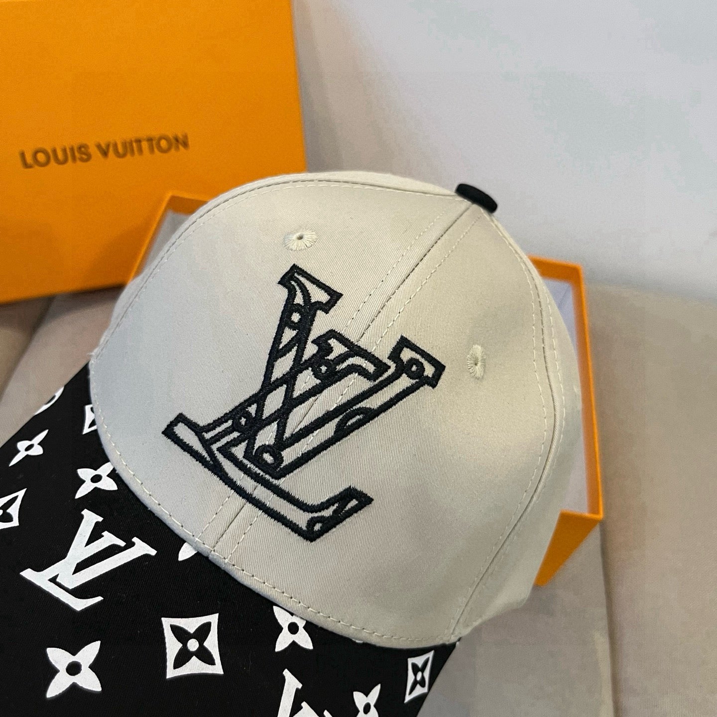 Louis Vuitton Unisex Baseball Cap - Premium Style