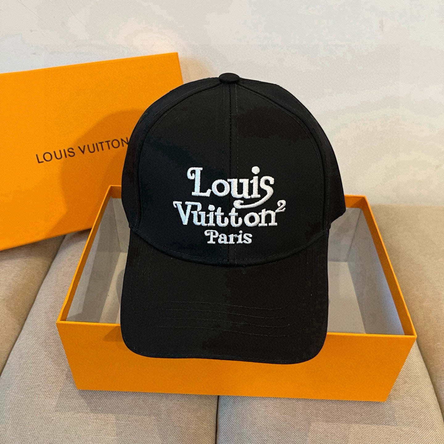 Louis Vuitton Unisex Baseball Cap - Stylish & Durable