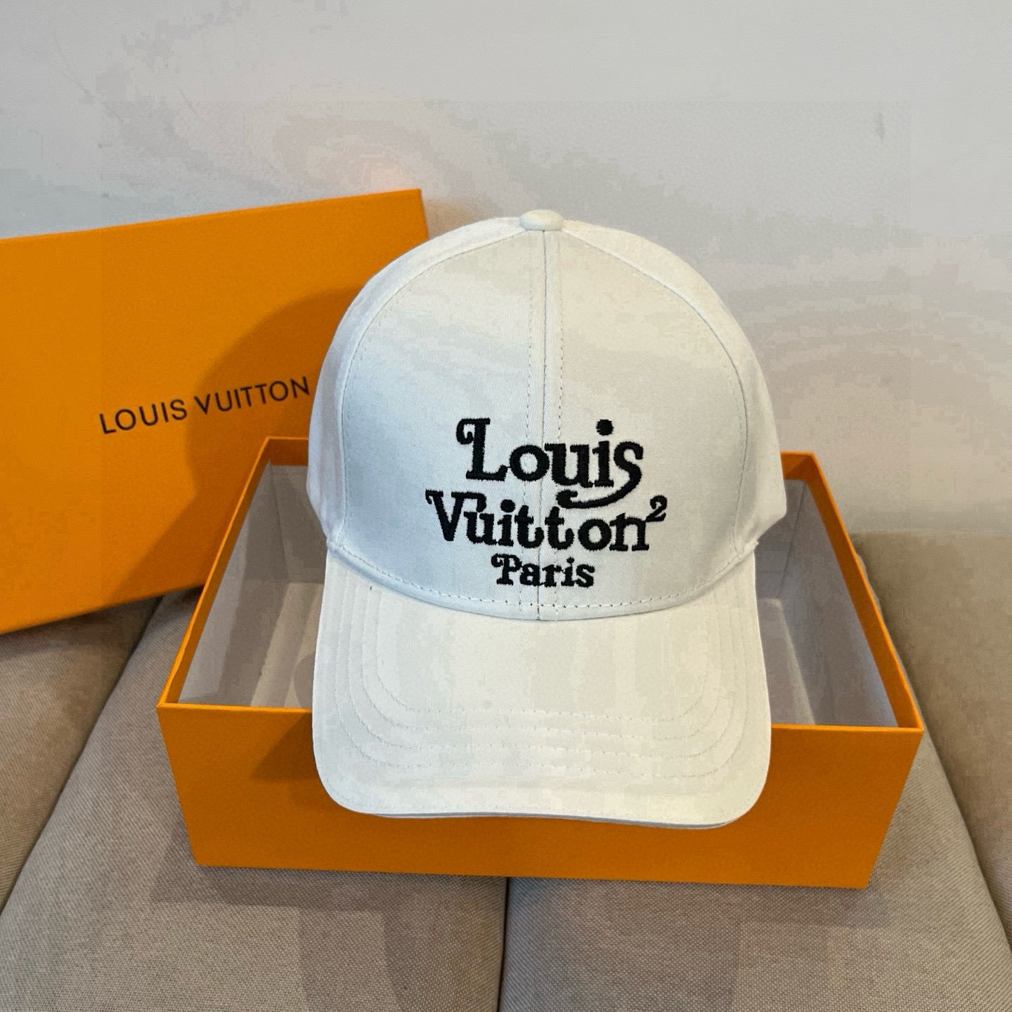 Louis Vuitton Unisex Baseball Cap - High-End Fashion