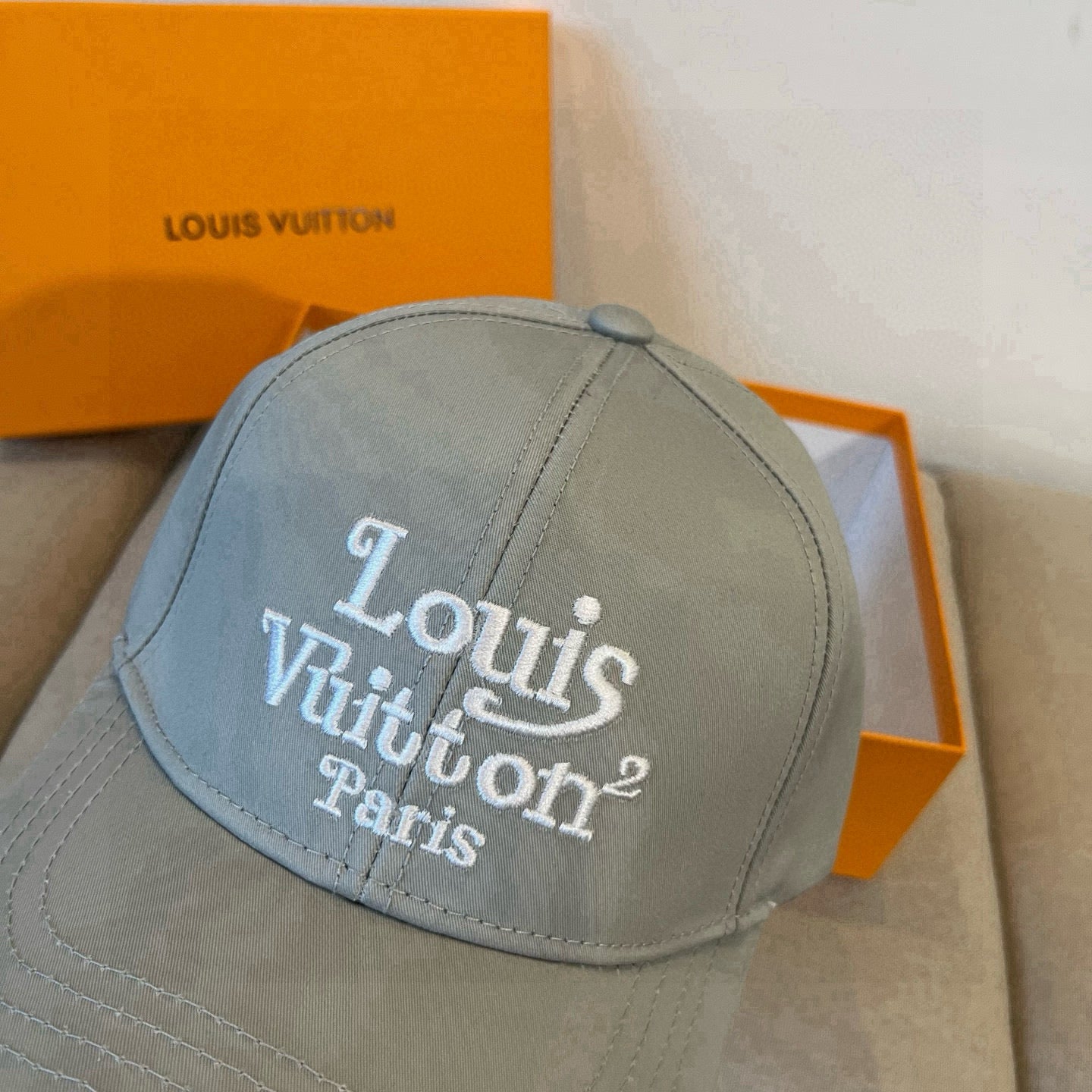 Louis Vuitton Unisex Baseball Cap â€“ Luxury Fashion Accessory