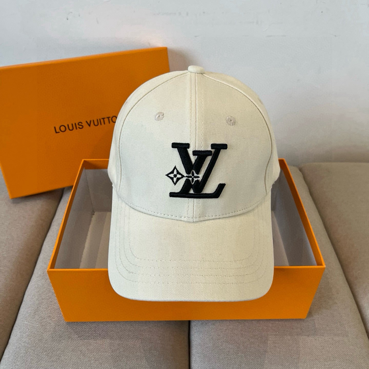 Louis Vuitton Unisex Baseball Cap - Stylish & Versatile