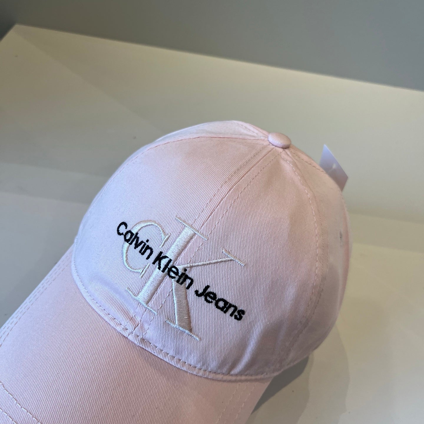 Calvin Klein CK Logo Baseball Cap - Fashionable & Versatile