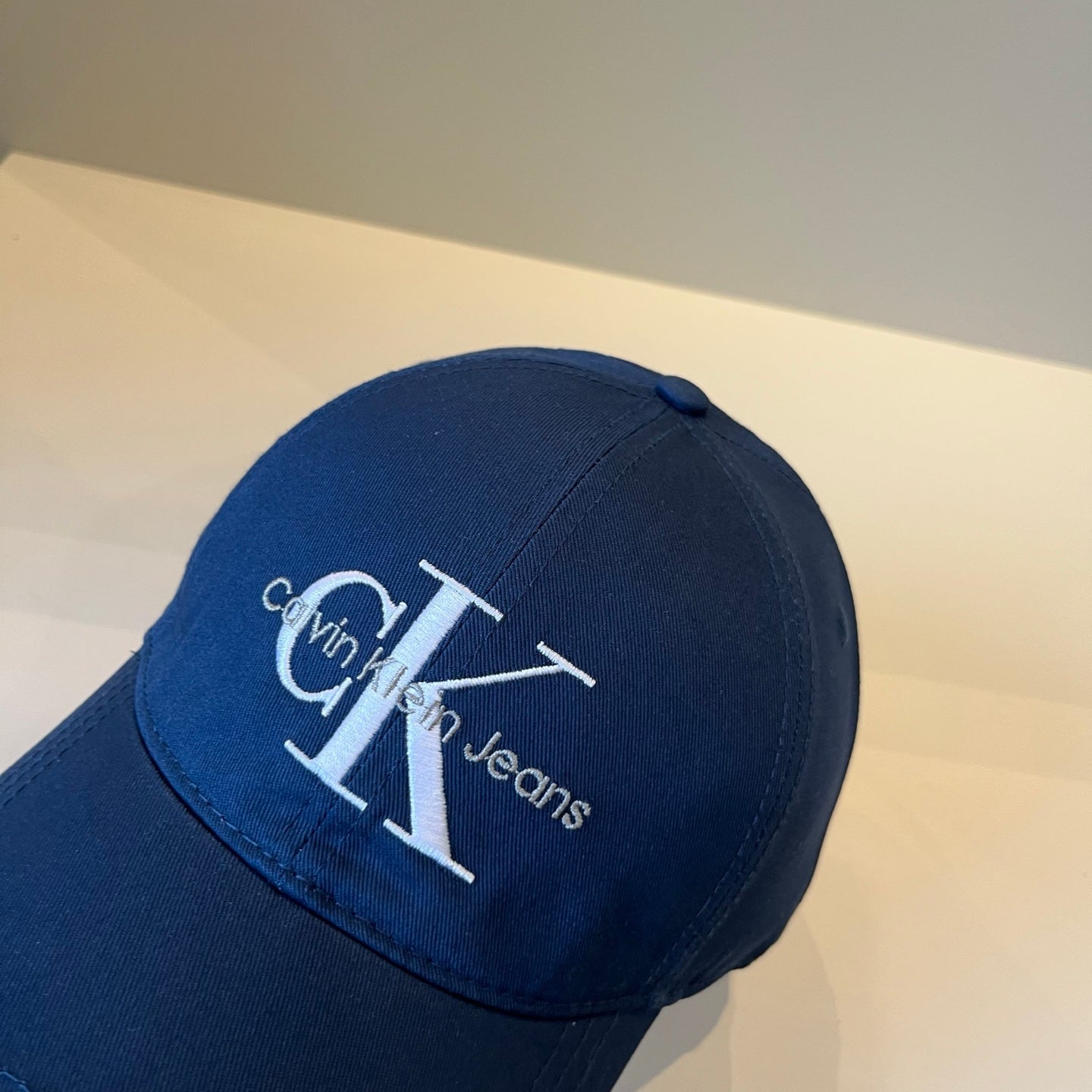 Calvin Klein CK Logo Baseball Cap â€“ Stylish & Versatile