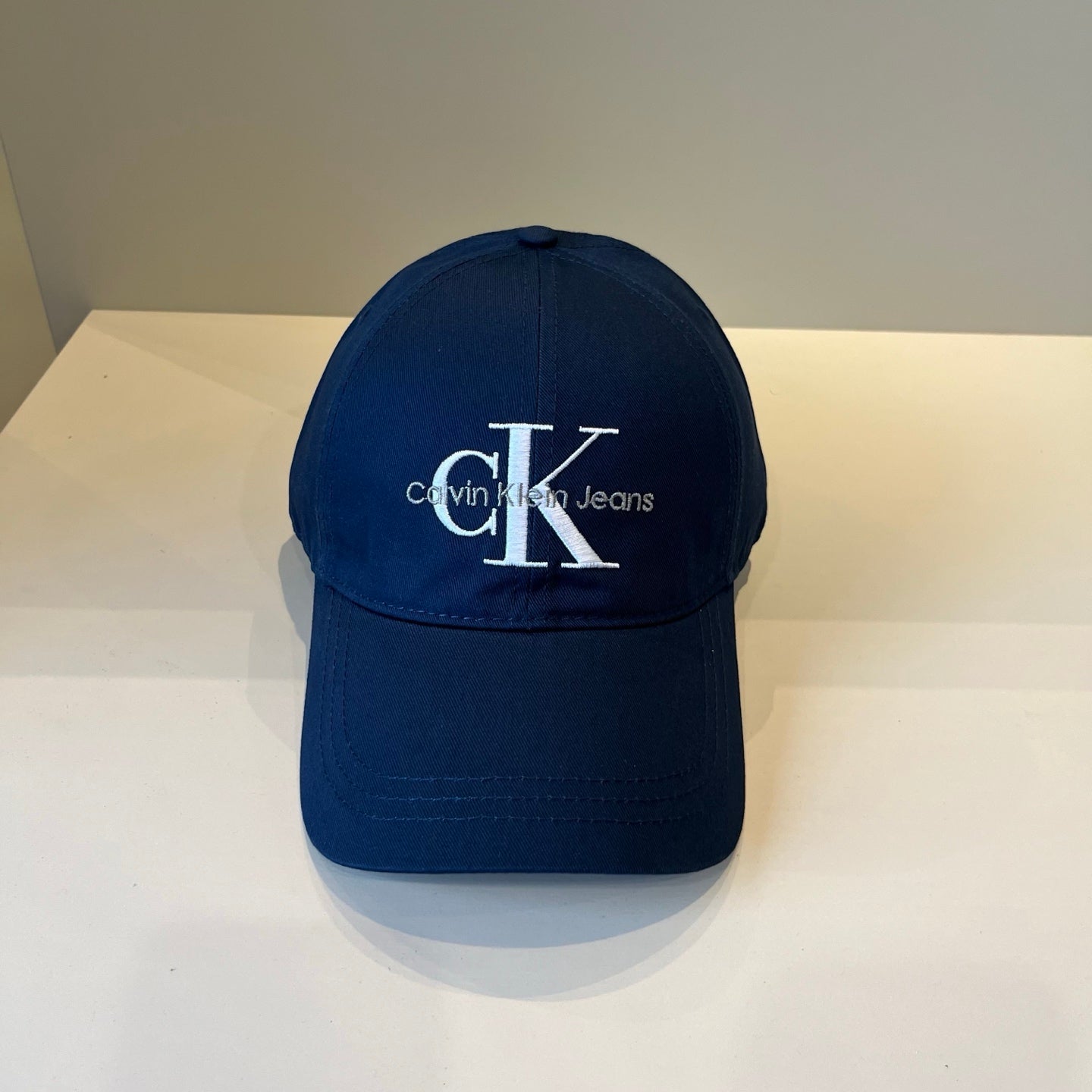 Calvin Klein CK Logo Baseball Cap â€“ Stylish & Versatile