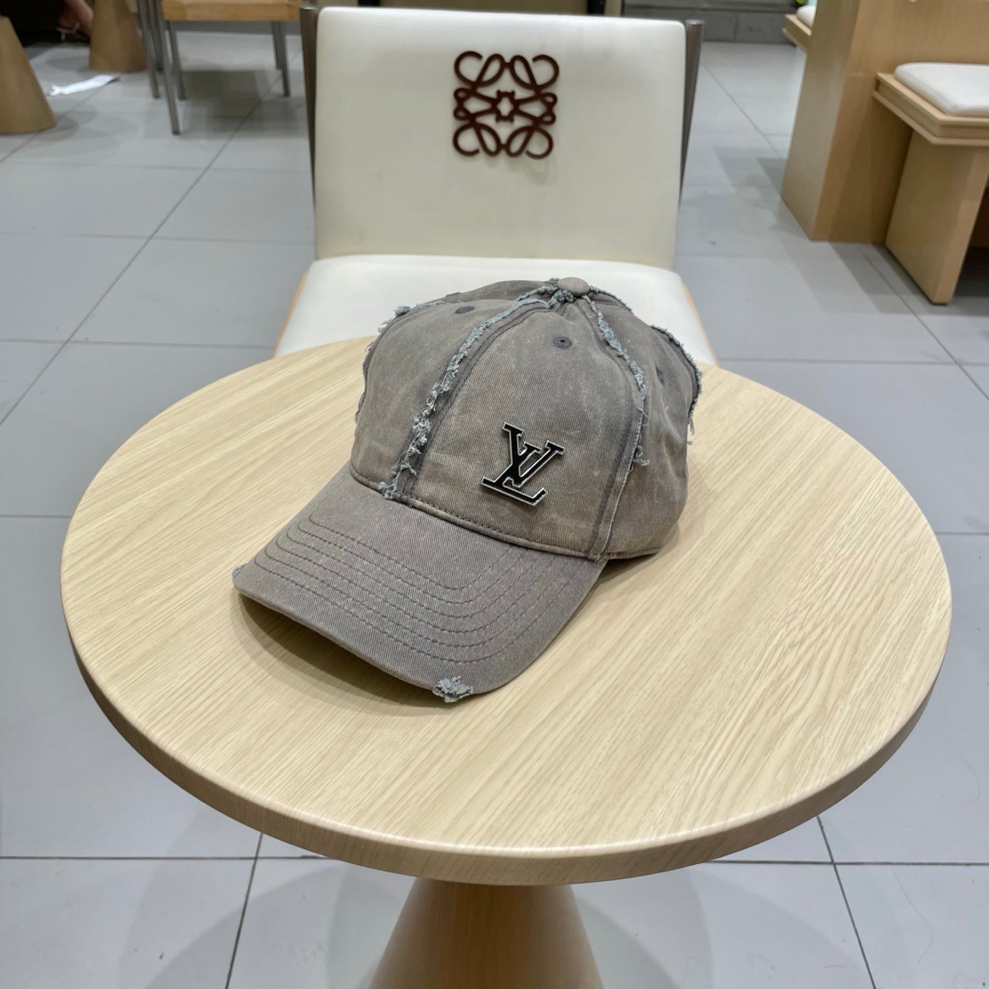 Louis Vuitton Unisex Baseball Cap - High-End Versatile Style