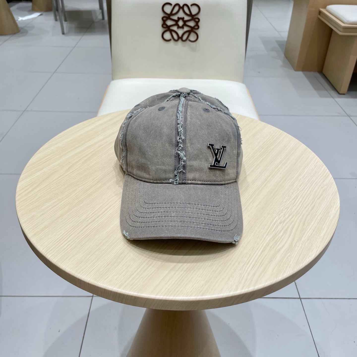 Louis Vuitton Unisex Baseball Cap - High-End Versatile Style
