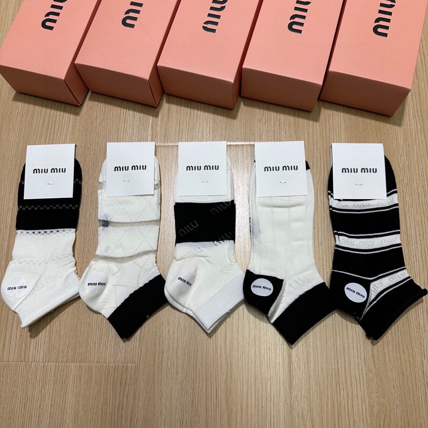 Miumiu Womenâ€™s Bamboo Cotton Socks - 5 Pairs in Gift Box