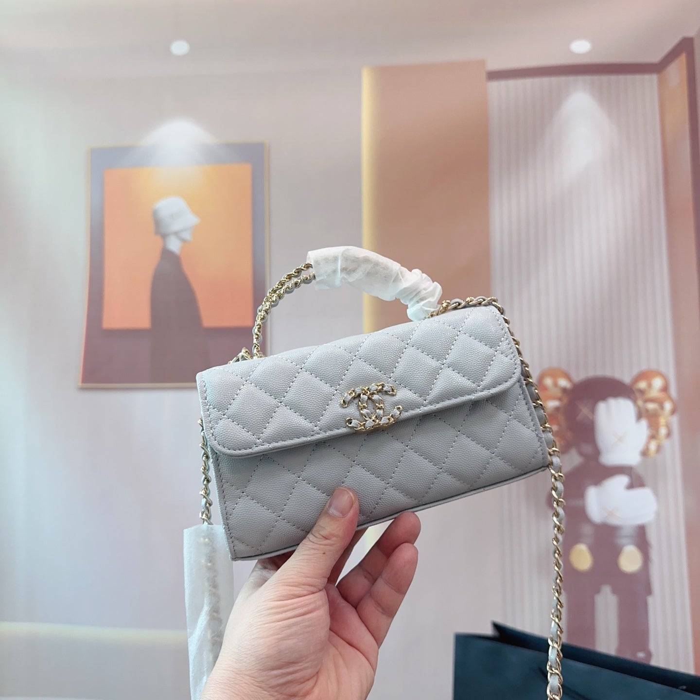 Chanel 25P Portable Flap Bag â€“ Elegant Crossbody Experience