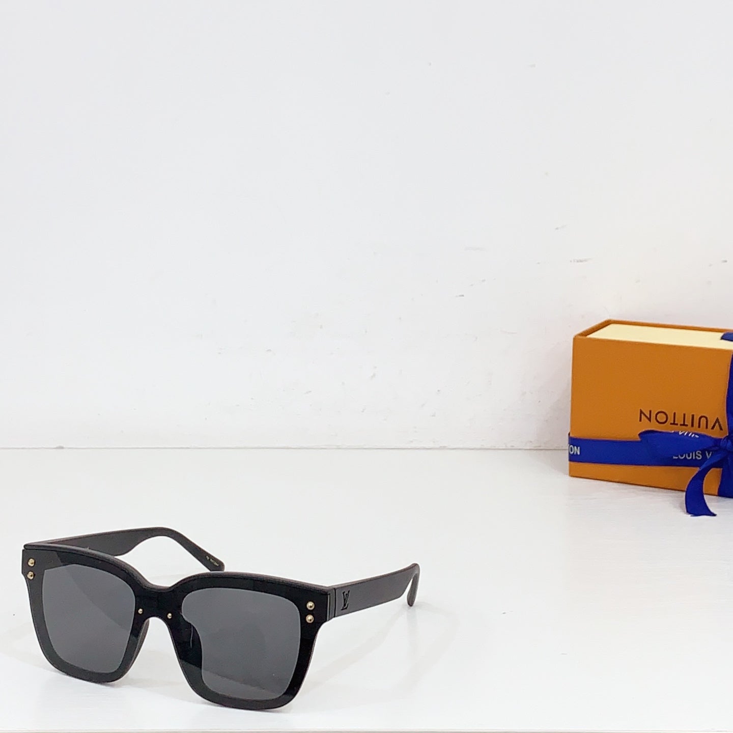 Louis Vuitton Z2455U Eyeglasses - 52-22-145 Size