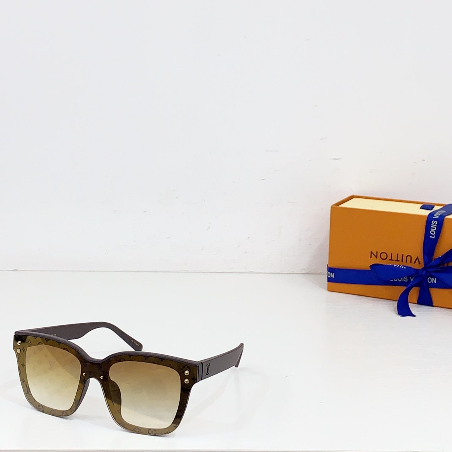 Louis Vuitton Z2455U Eyeglasses - 52-22-145 Size