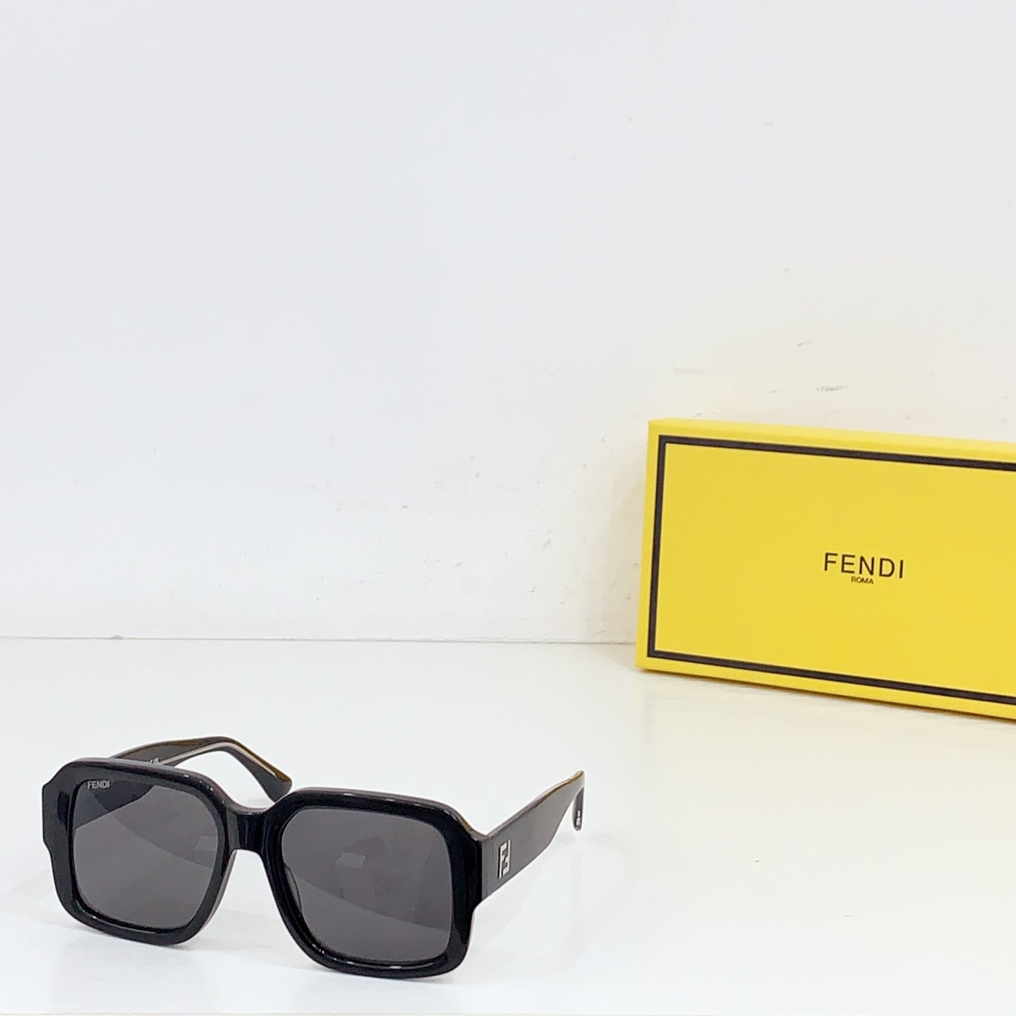 FEND* FF 0051 Sunglasses - Stylish and Protective Eyewear