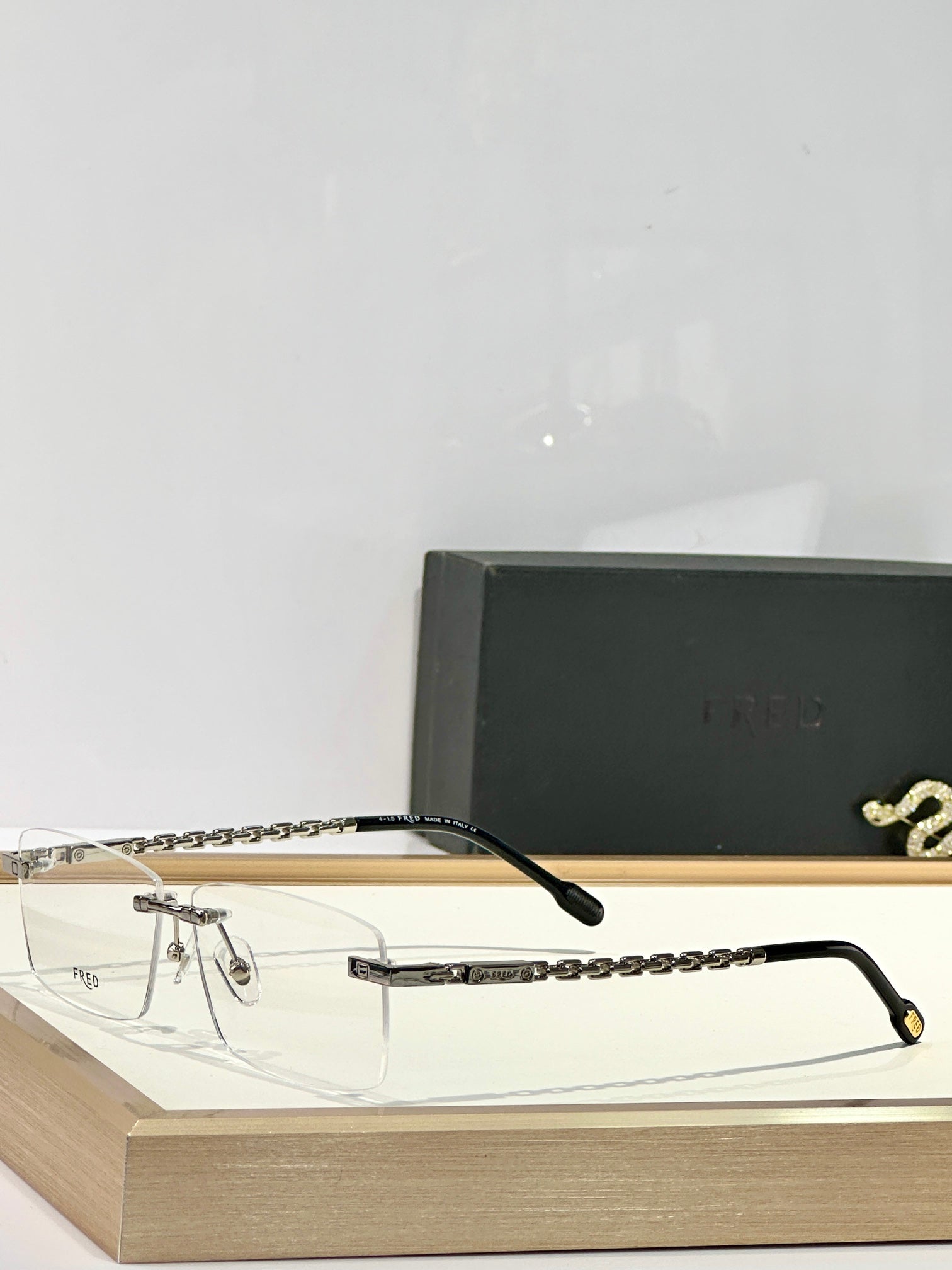 FRED FG50103U - 57 Ports 12 150 Networking Switch