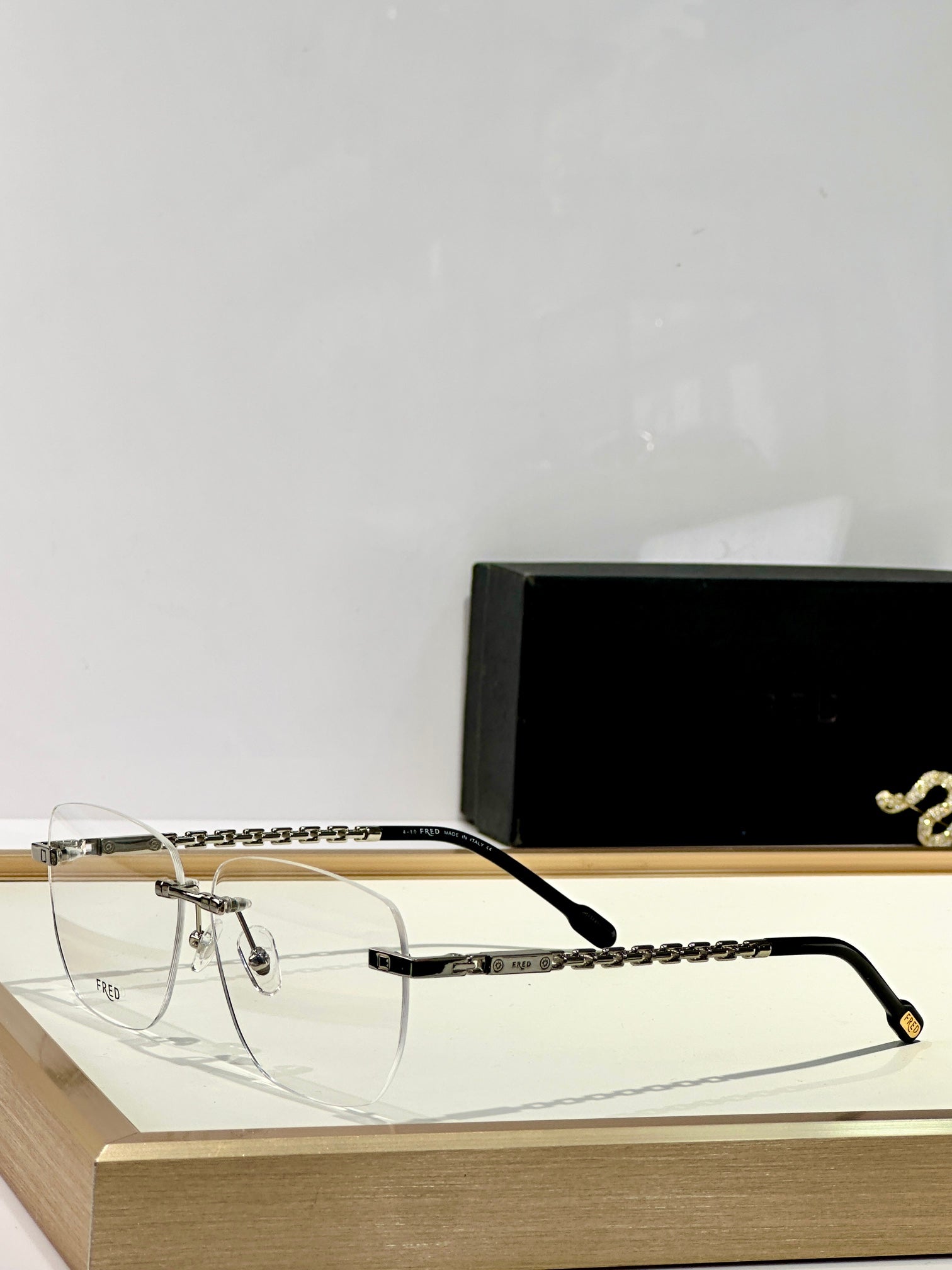 FRED FG50102U 58-Port Network Switch - High-Performance Connectivity