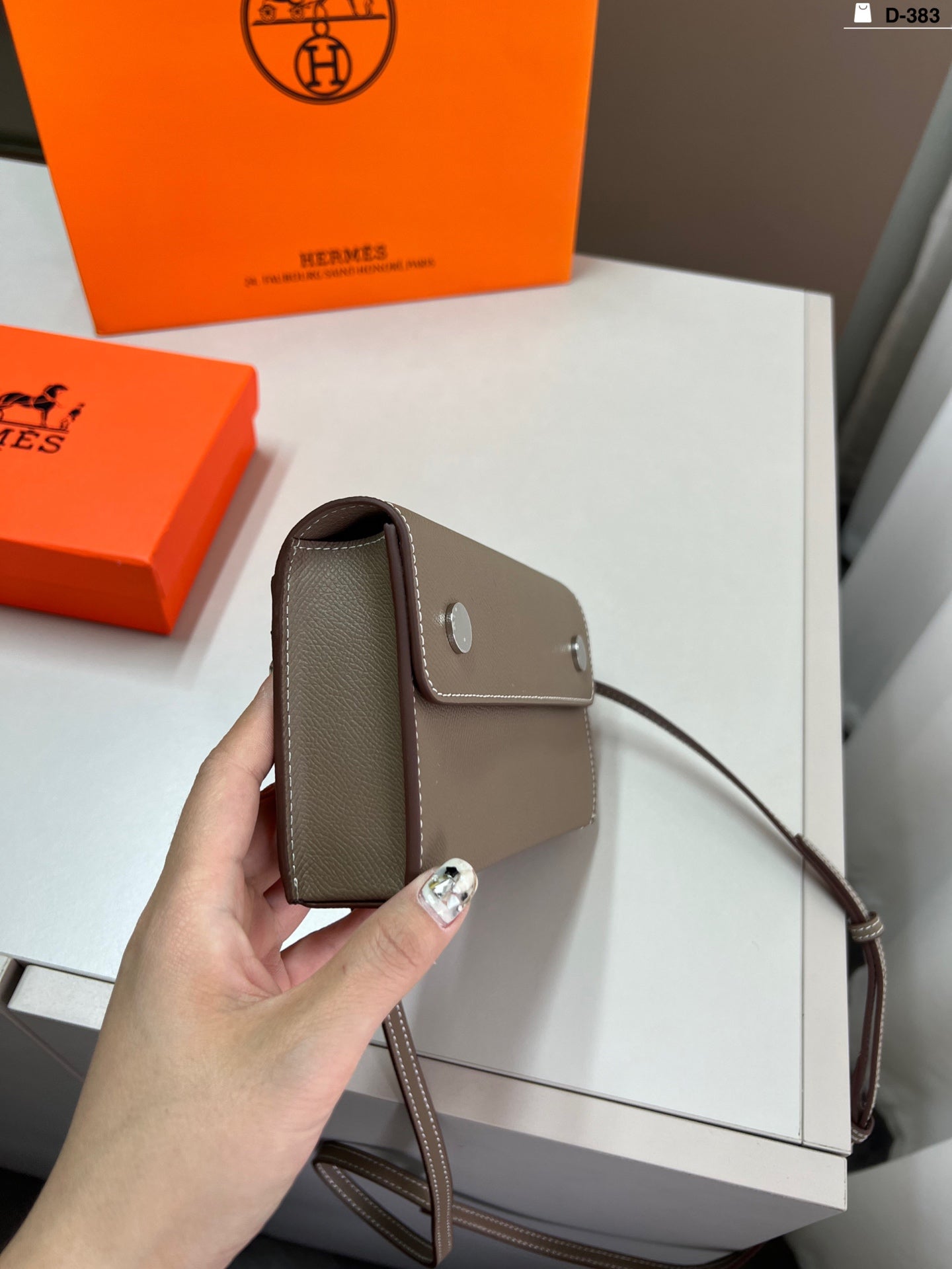 Elegant Cowhide Travel Nap Wallet - D-383