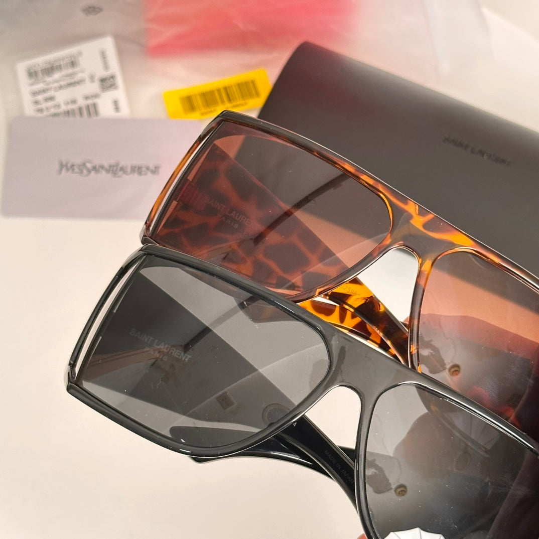 SAINT LAURENT SL806 - Elegant and Detailed Bracelet (75 Ports, 13-115)