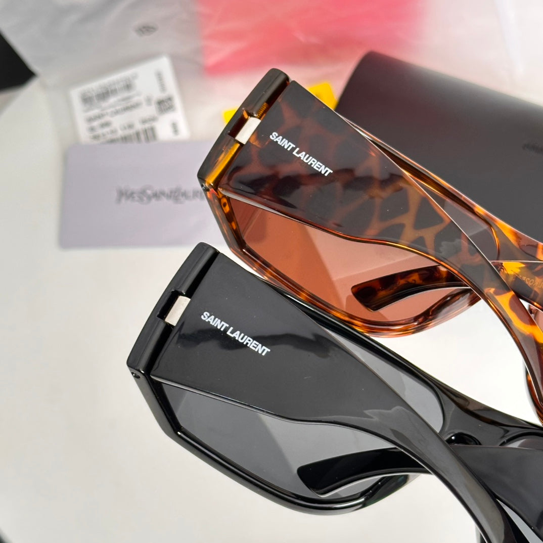 SAINT LAURENT SL806 - Elegant and Detailed Bracelet (75 Ports, 13-115)