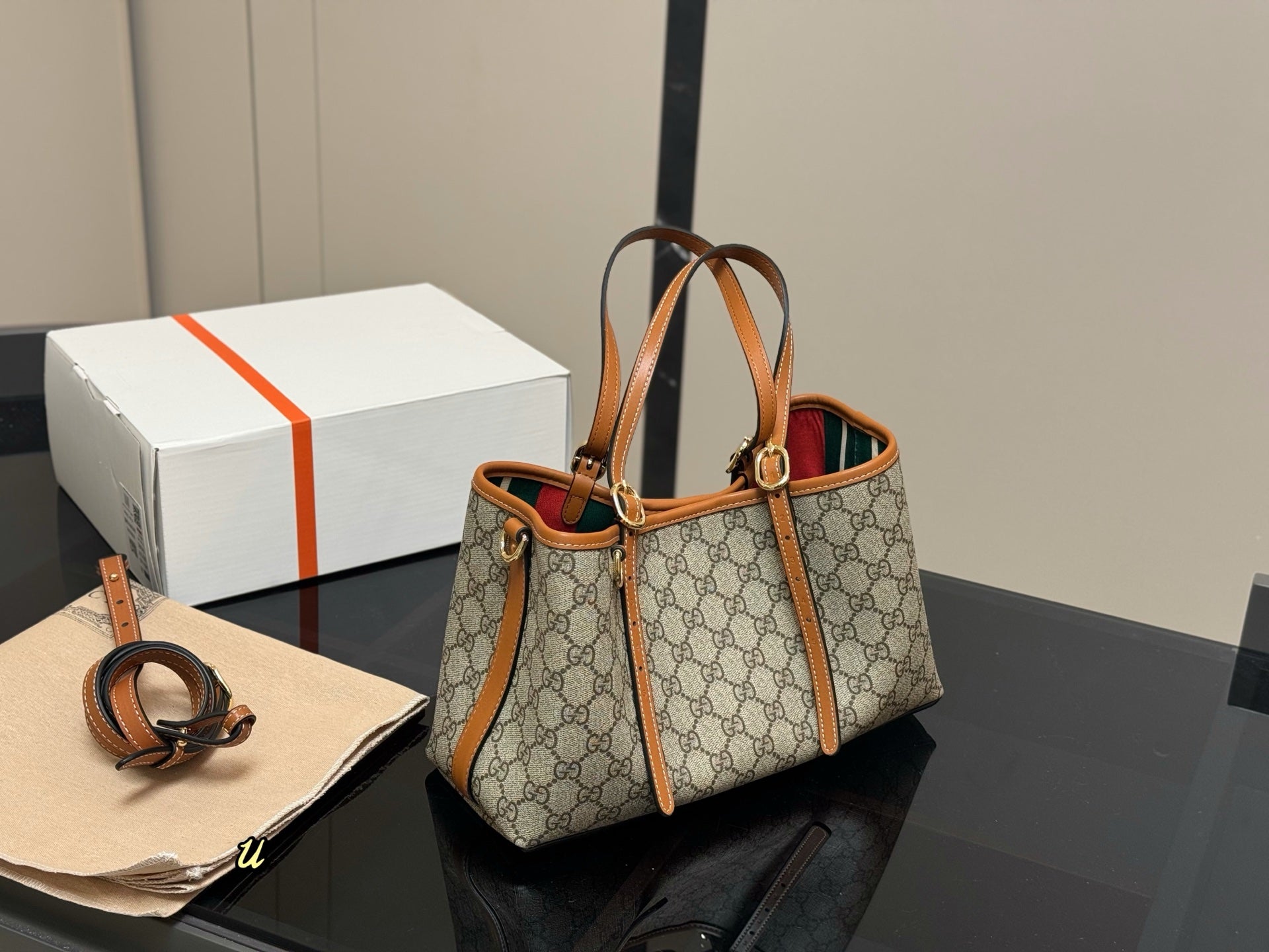 Gucci GG Tote Bag - New Style Hand and Shoulder Bag