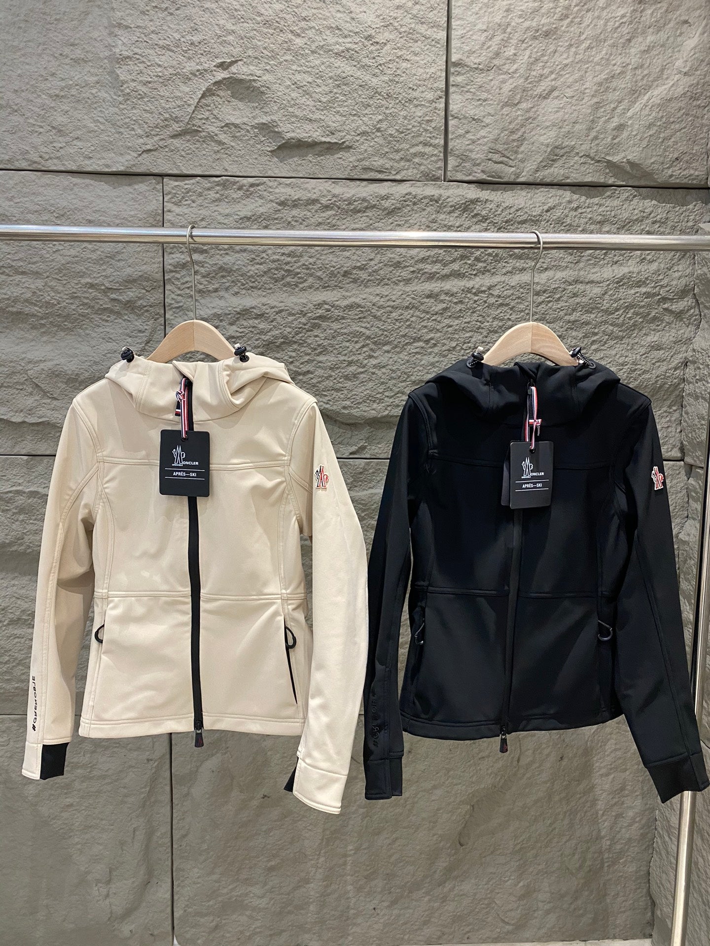 Moncler Mouth Zumeles Women's Slim Fit Hooded Outdoor Jacket