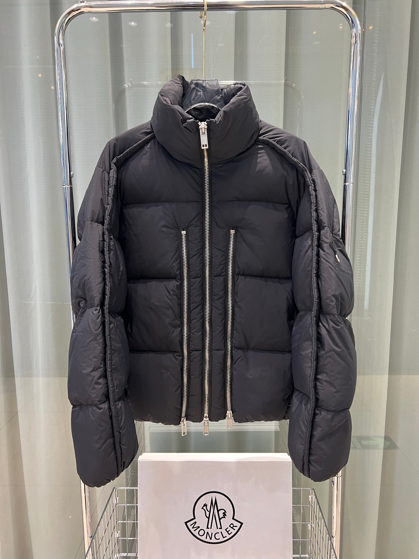 Moncler Men's Premium Zippered Bread Down Jacket