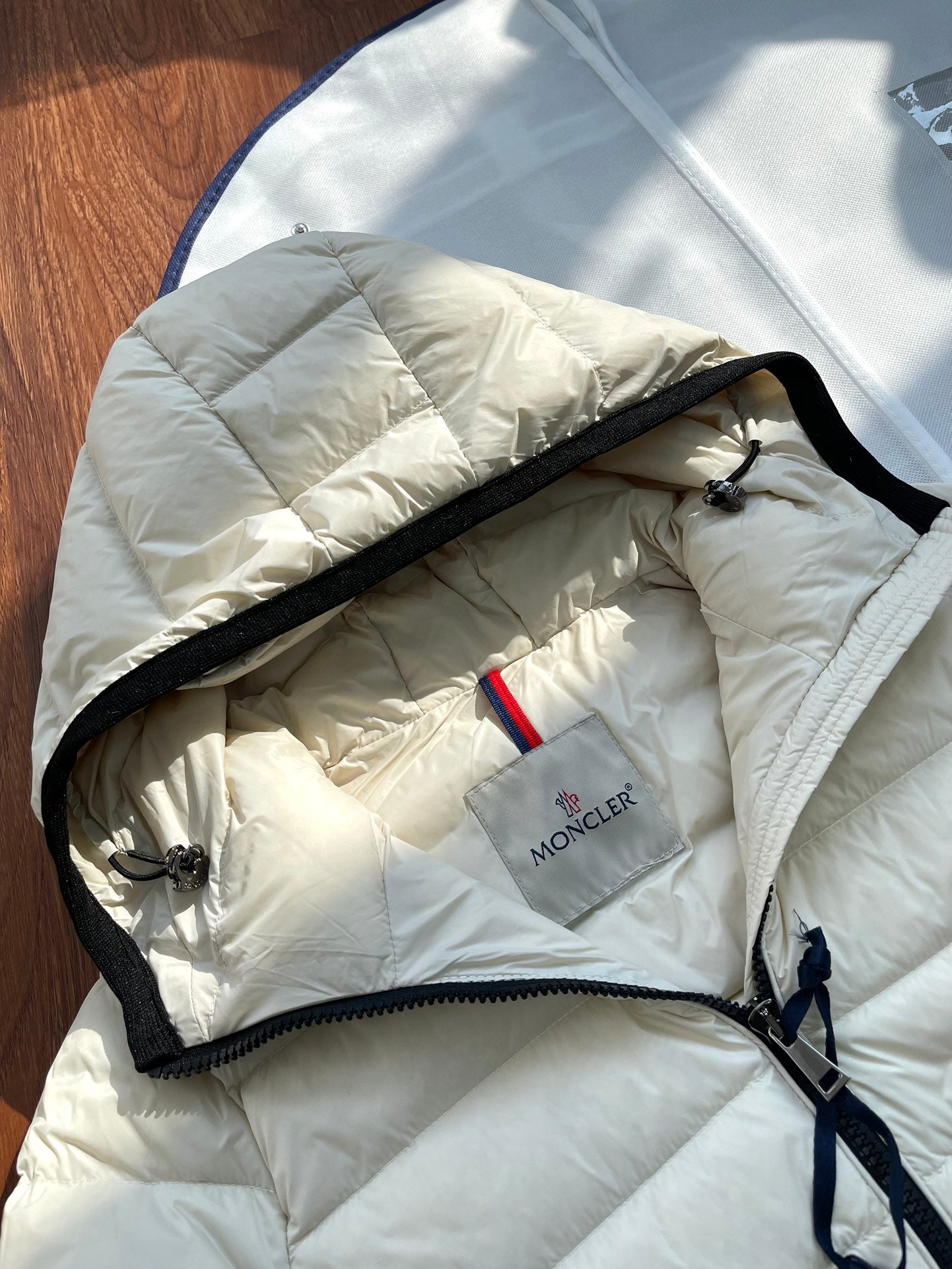 Moncler Bles Hooded Slim Fit Down Jacket - Elegant Versatility