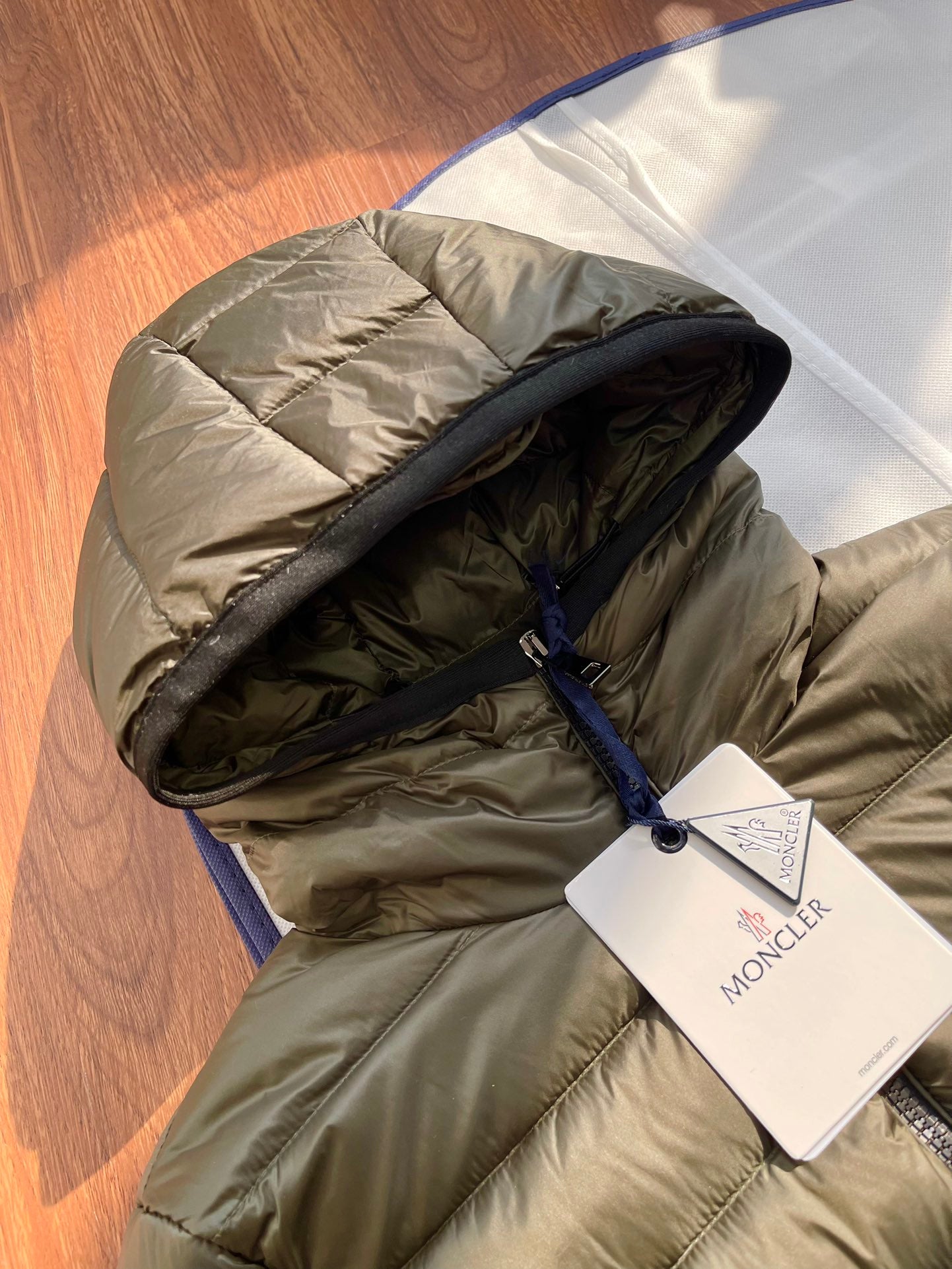 Women's Moncler Bles Hooded Short Down Jacket - Lightweight Goose Down