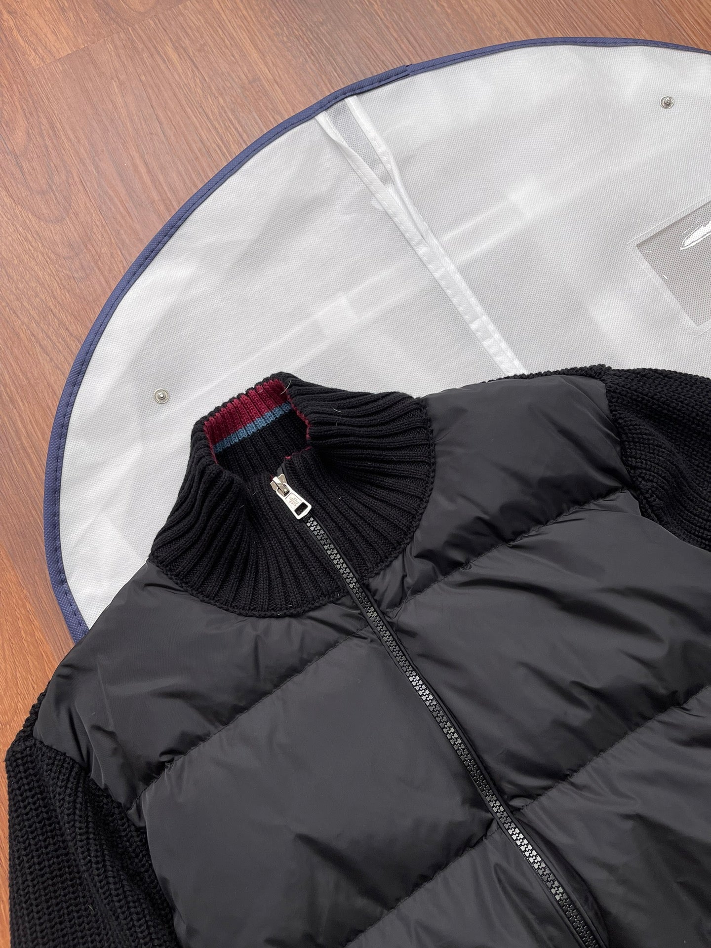 Moncler-Inspired Down Jacket with High Neck and Snap-Button Pockets