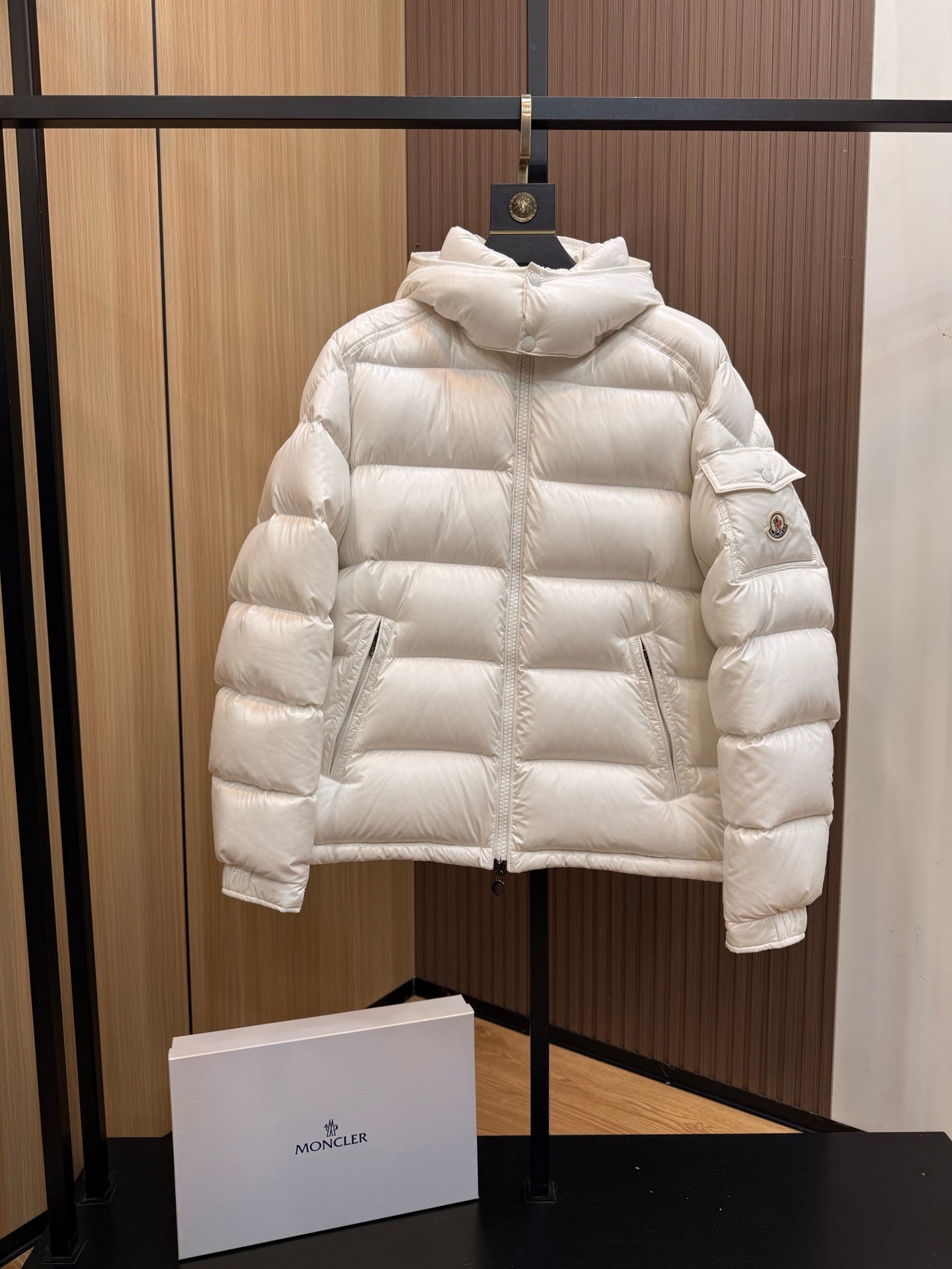 Moncler Maya-Inspired Short Down Jacket for Men and Women