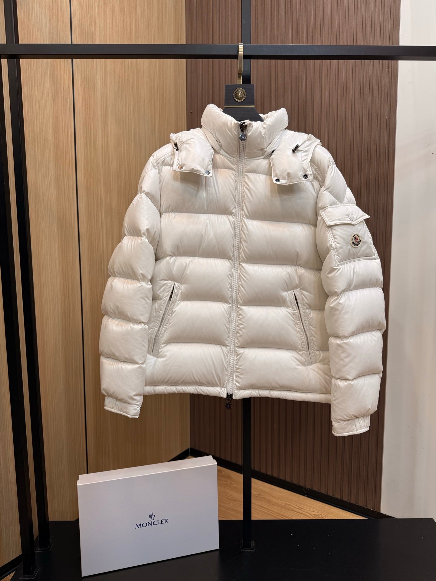 Moncler Maya-Inspired Short Down Jacket for Men and Women