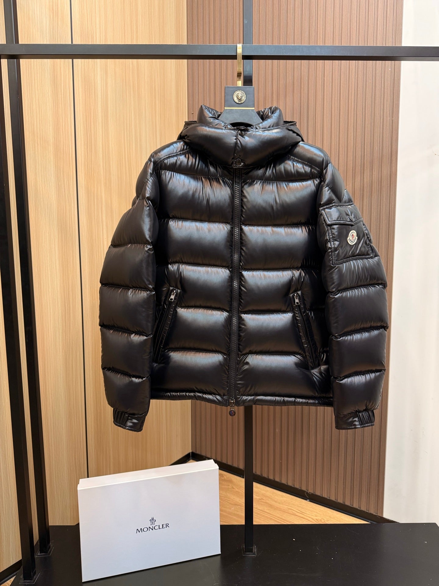 Moncler Maya-Inspired Short Down Jacket - Stylish & Warm Winter Wear