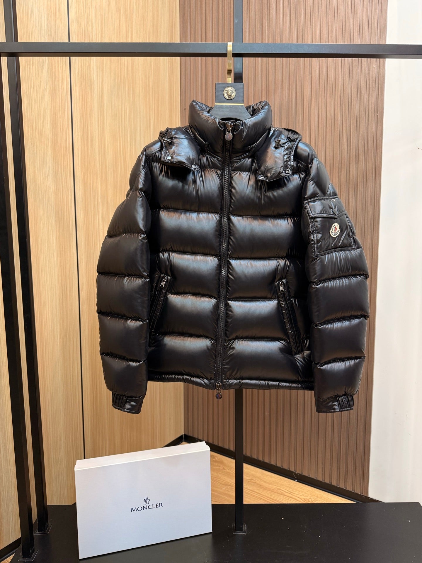 Moncler Maya-Inspired Short Down Jacket - Stylish & Warm Winter Wear