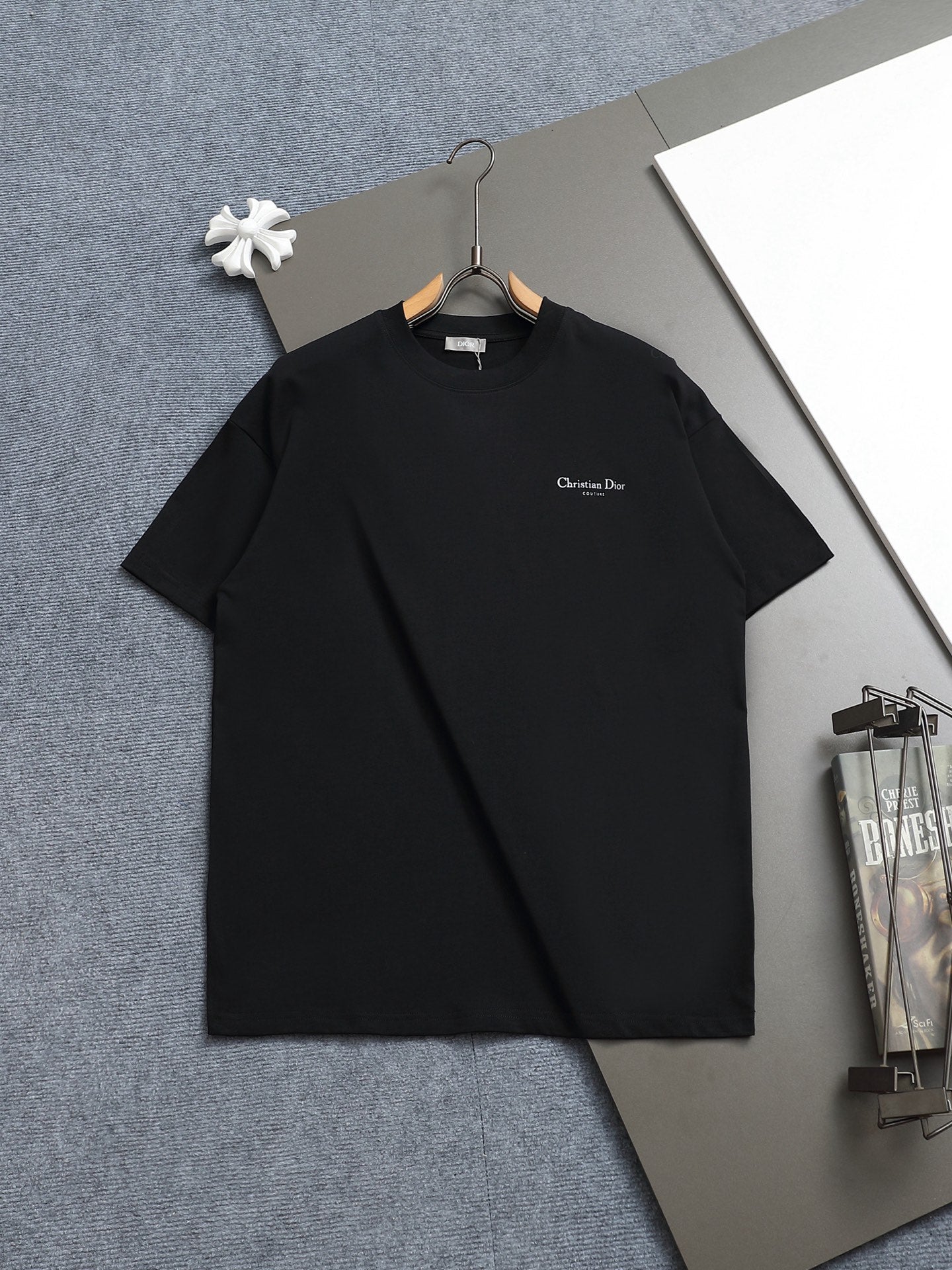 DIOR Round Neck Short-Sleeved T-Shirt - Premium Quality