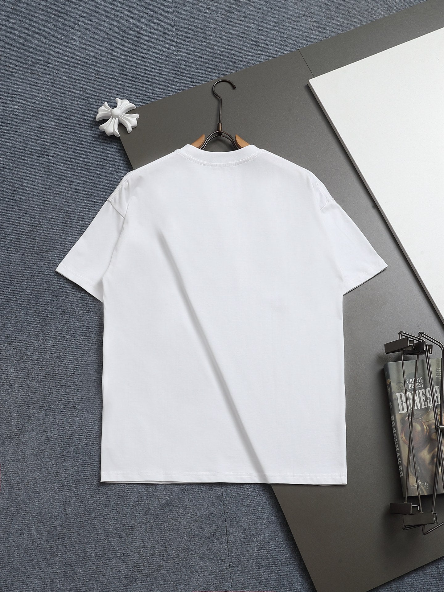 PRADA Round Neck Short-Sleeved T-Shirt - Stylish & Versatile