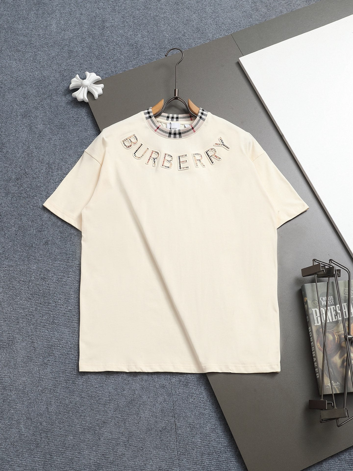 Burberry Embossed Logo T-Shirt - Short Sleeve Round Neck