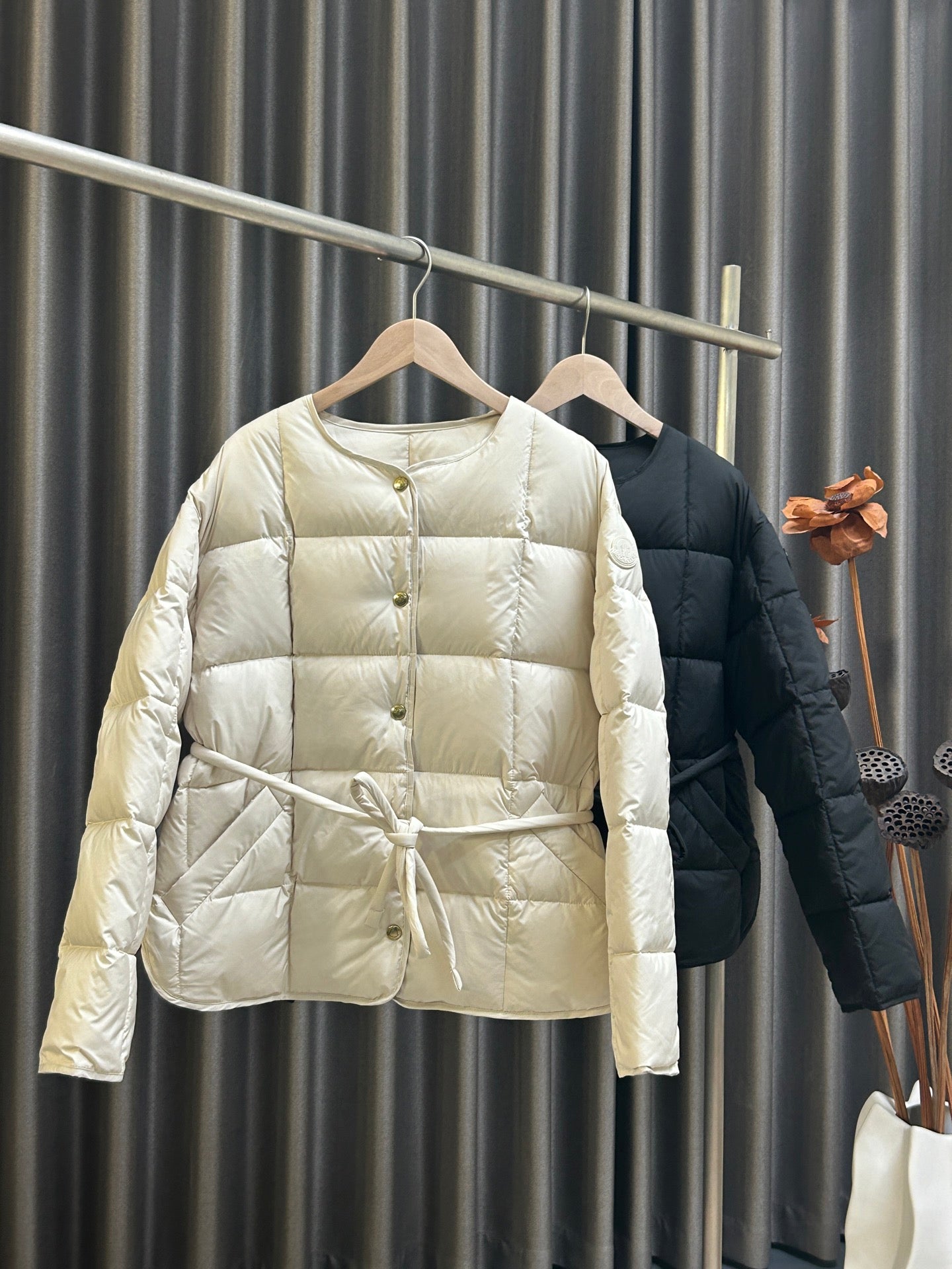 ** Moncler Women's Caramagne Round Neck Down Jacket - Autumn/Winter 2025

**