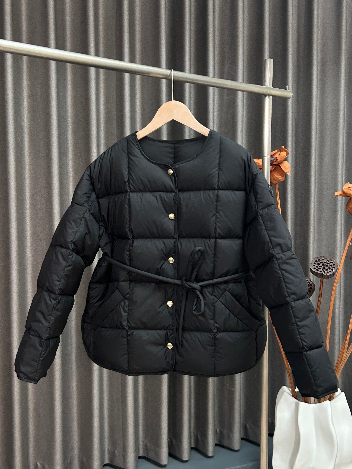 Moncler Women's 2025 Autumn/Winter Caramagne Down Jacket - Light and Luxurious