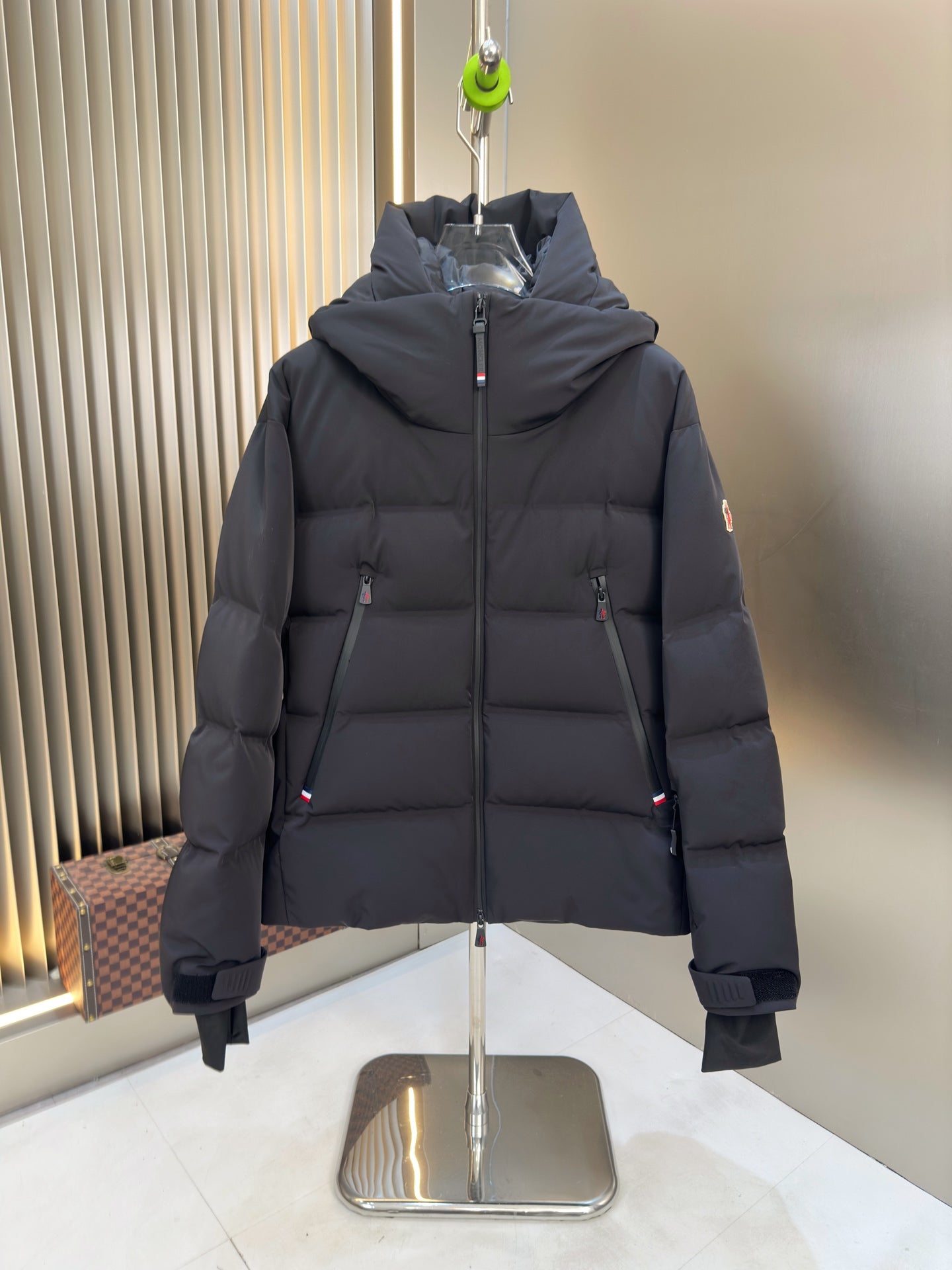 Moncler 2025 High-Quality Autumn/Winter Down Jacket
