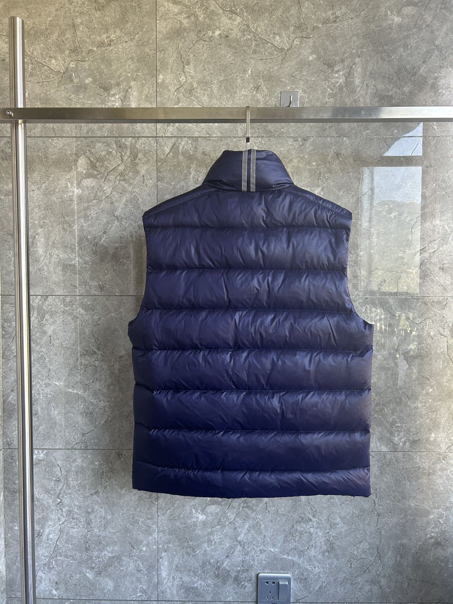 Crofton Men's Down Vest Jacket - Dark Blue