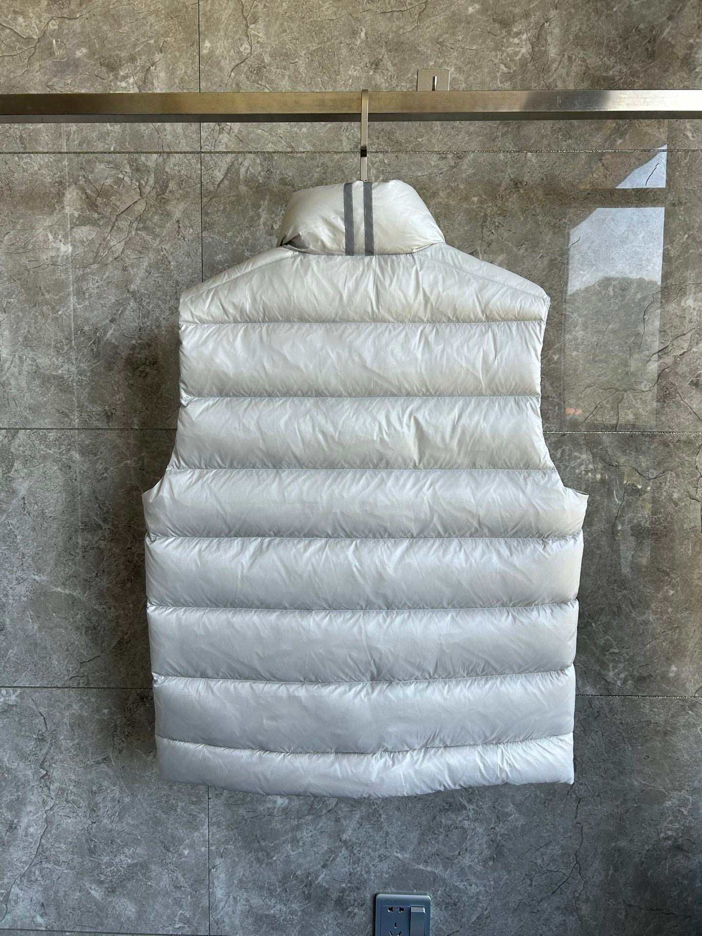 E2229 Crofton Men's Down Vest Jacket - Gray Black Label