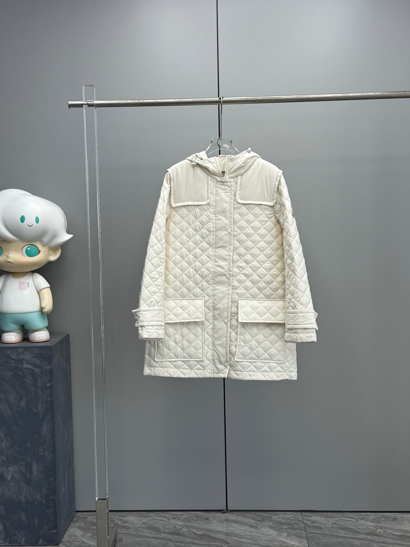 Luxurious Moncler Chacenay Mid-Length Hooded Windbreaker & Down Jacket