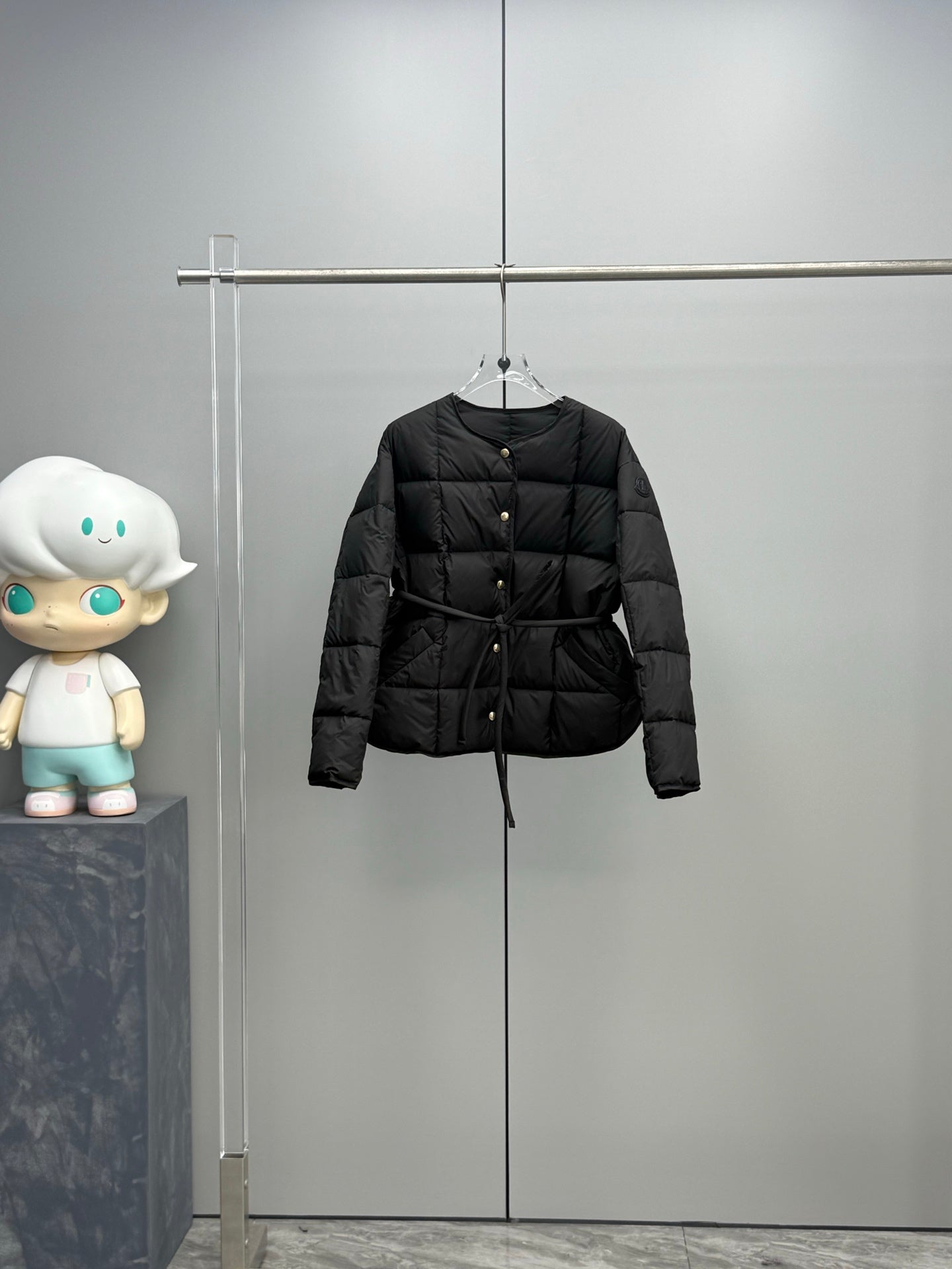 ** Women's Moncler Caramagne Down Jacket â€“ Luxury Sculptural Bread Coat

**