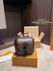 Stylish LV Christopher Presbyopic Camera Bag - Size 19*16