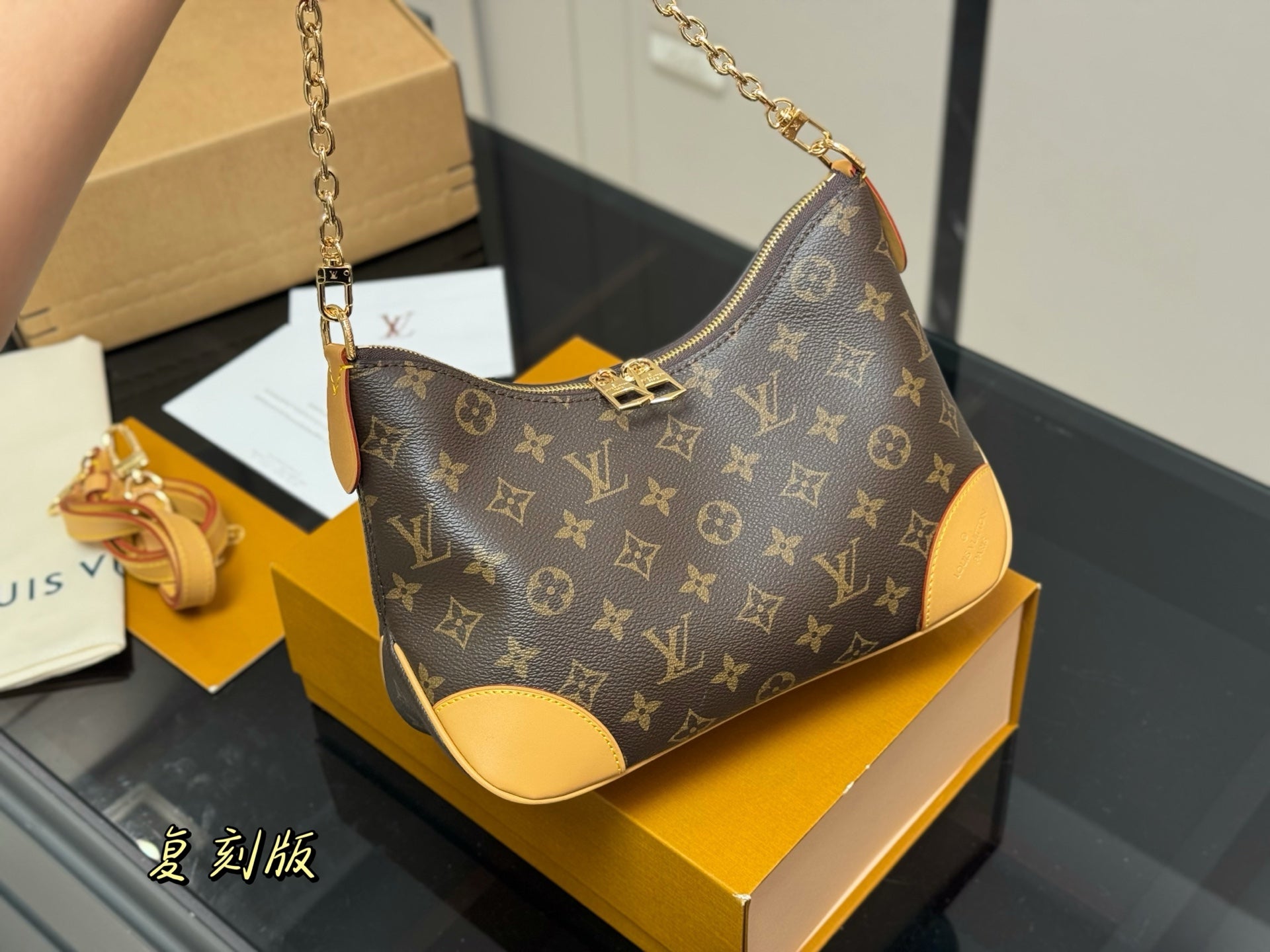 Vintage Louis Vuitton Croissant Shoulder Bag - Yellow Leather