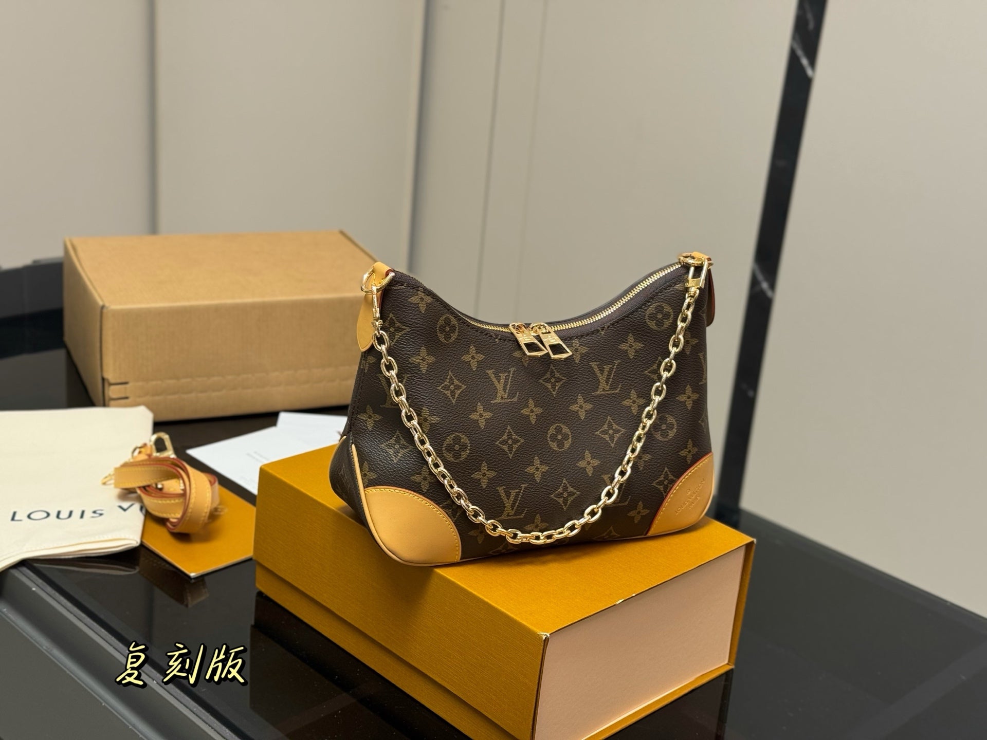 Vintage Louis Vuitton Croissant Shoulder Bag - Yellow Leather