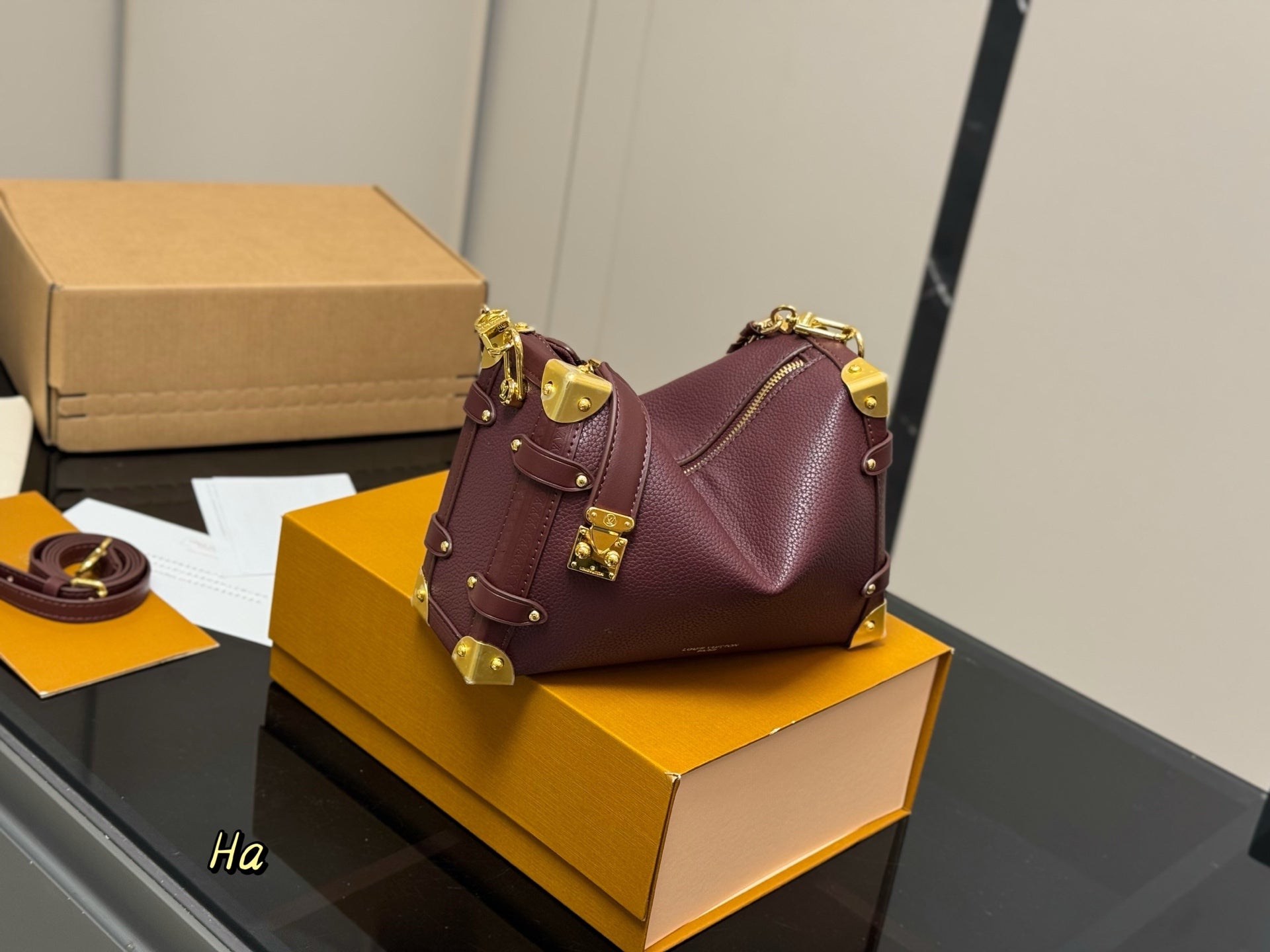 LV Wang Zha Catwalk Soft Box S - Stylish Fashion Accessory