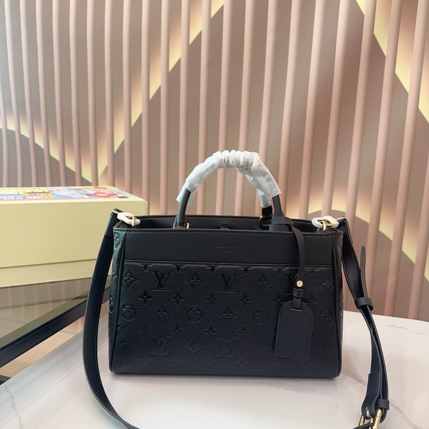 Elegant LV Louis Vuitton Folding Gift Box Tote Bag