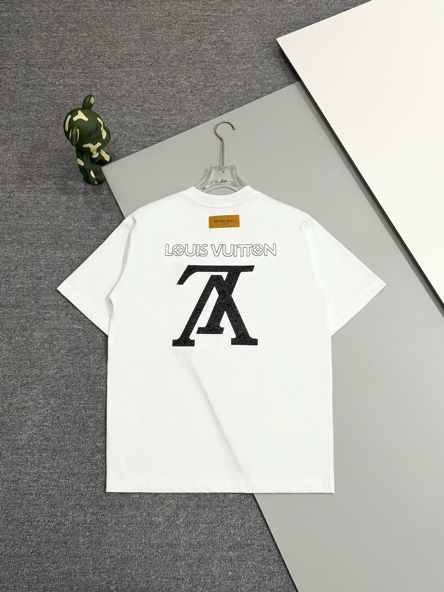 Louis Vuitton Unisex Short Sleeve T-Shirt with Luxury Embroidery