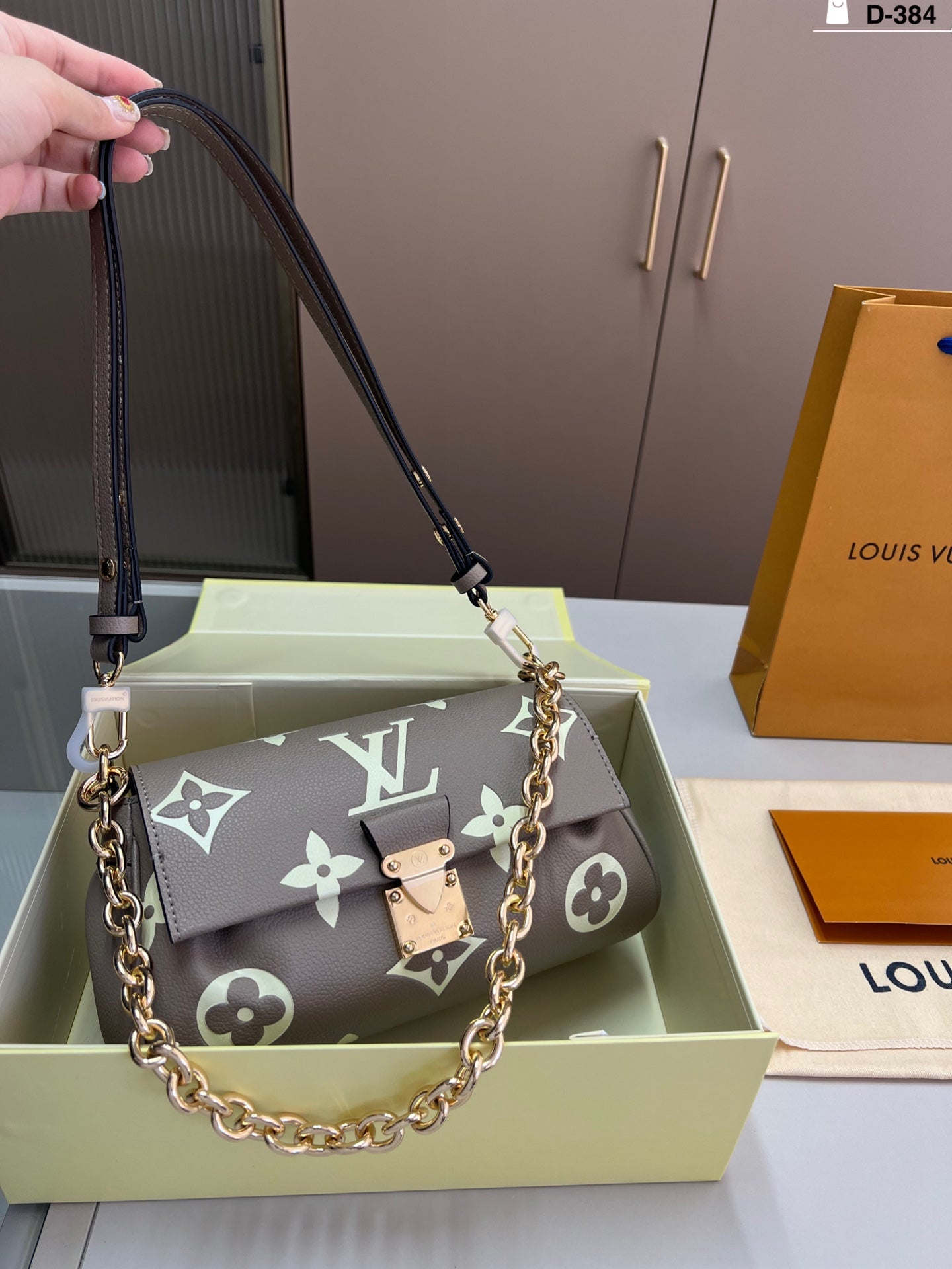 LV Classic Messenger Bag - Versatile Handheld & Crossbody Style