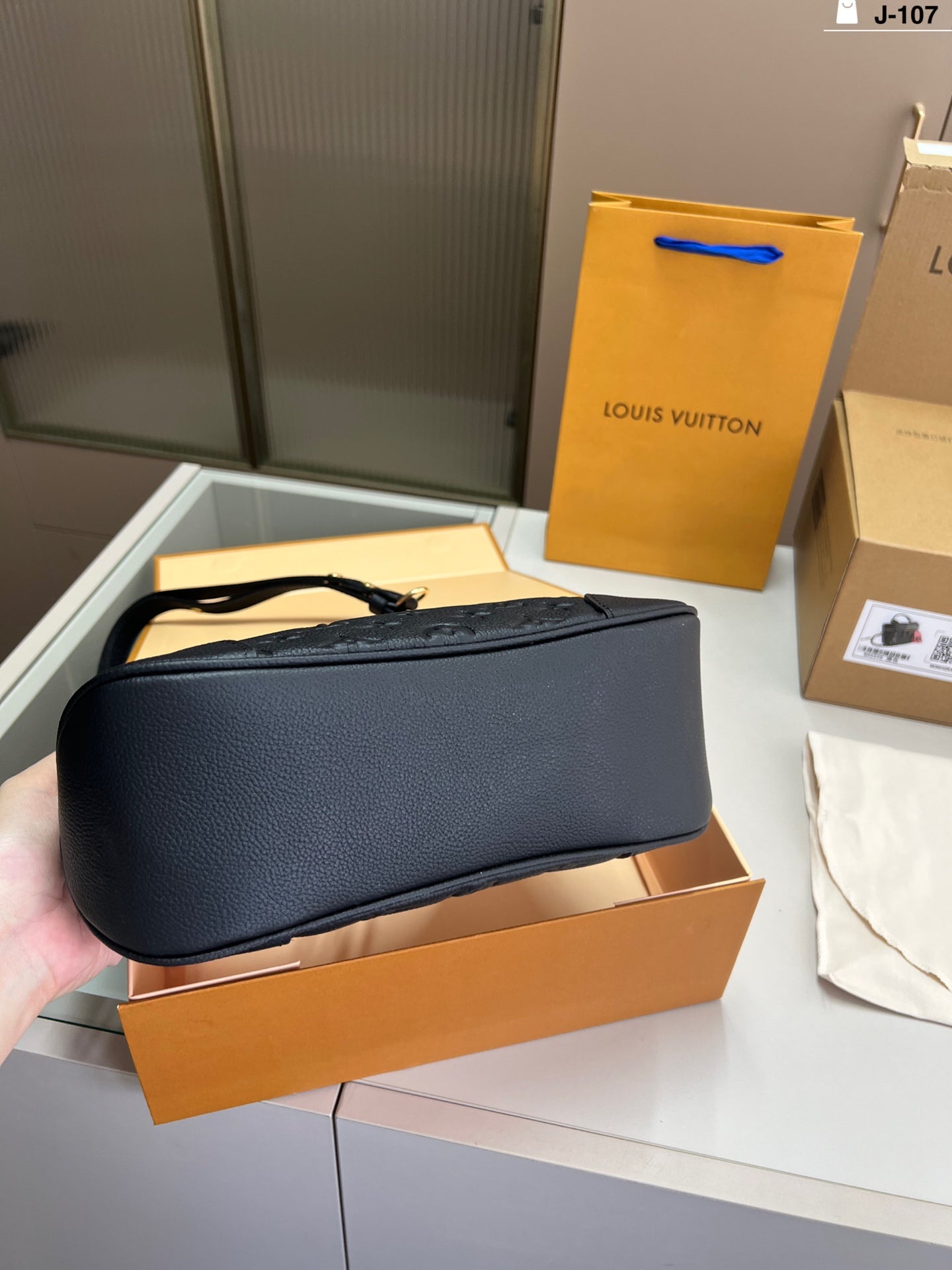 Vintage Cowhide Croissant Shoulder Bag