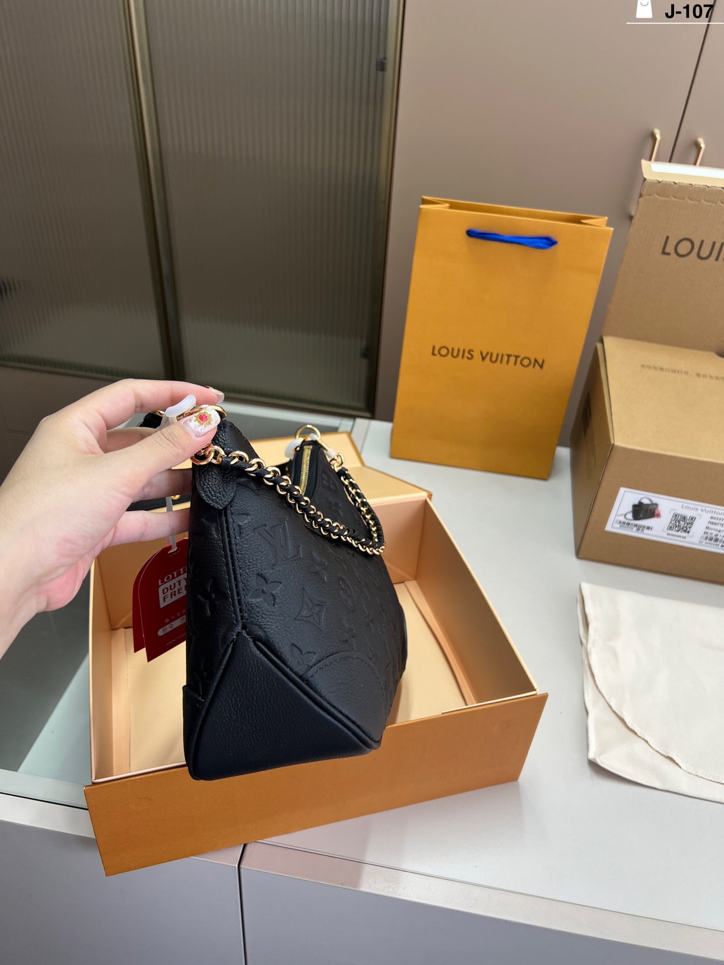 Vintage Cowhide Croissant Shoulder Bag